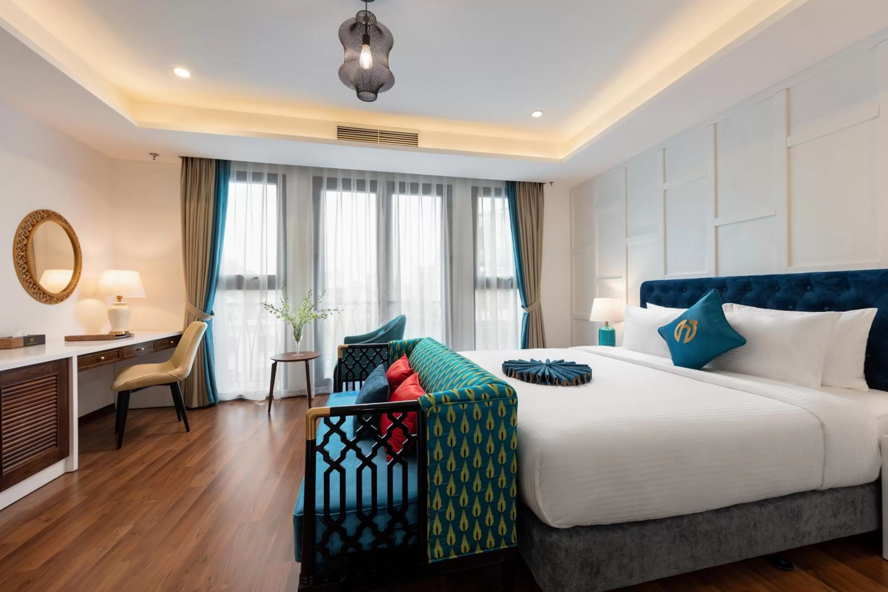 Bedroom, Bed in Minasi HanoiOi Lakeside Hotel