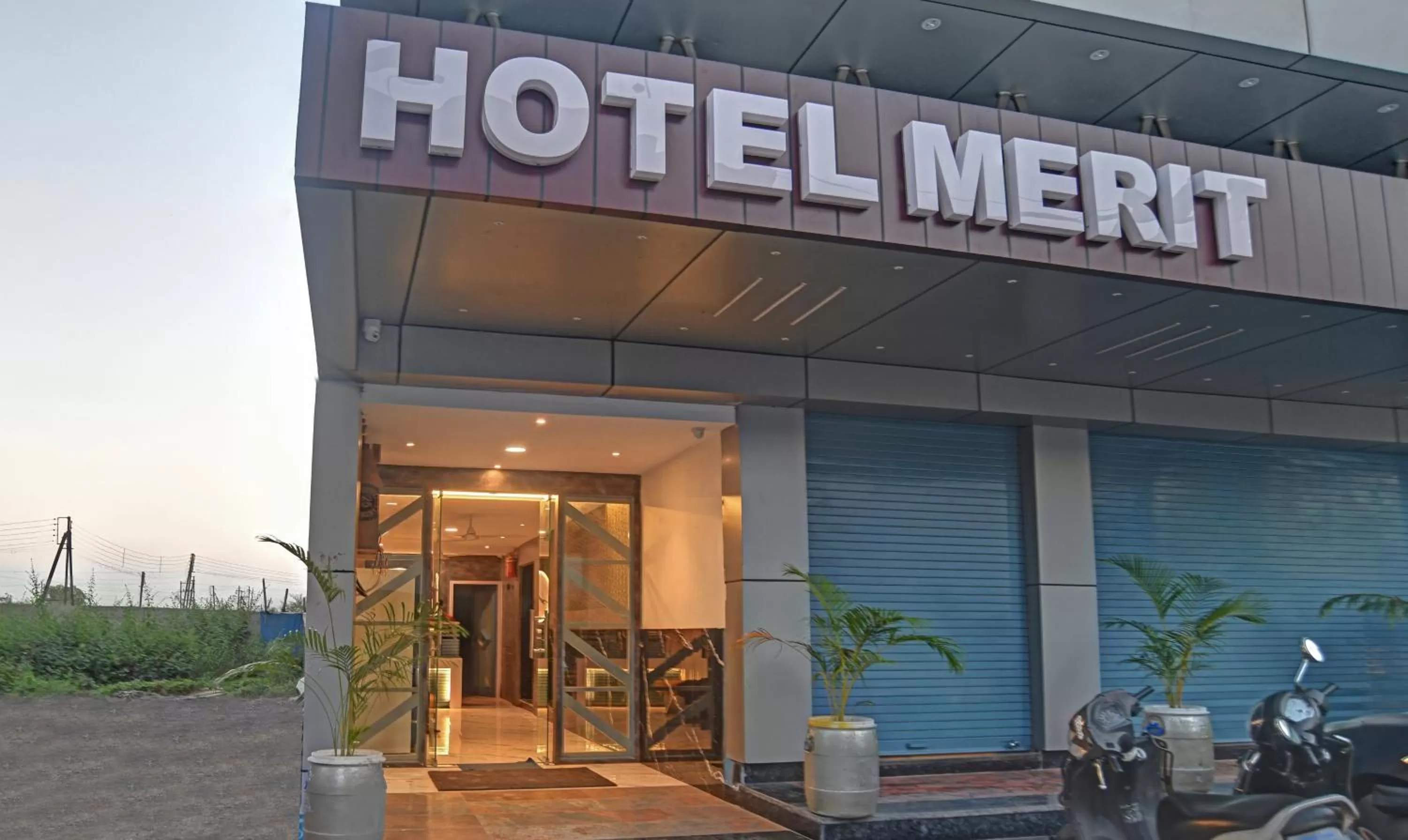 Facade/entrance in Treebo Merit