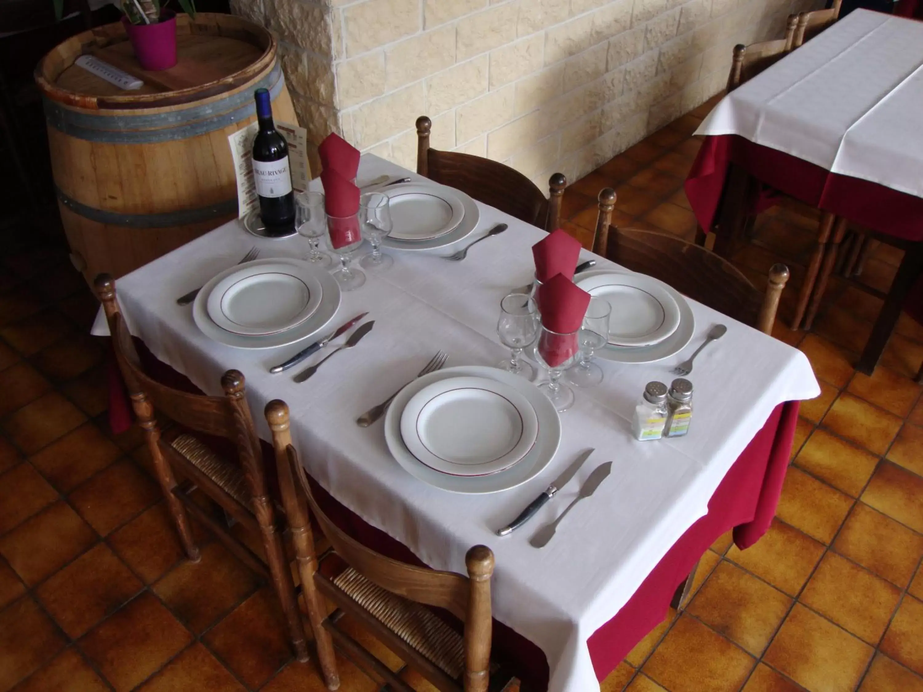 Restaurant/Places to Eat in Hôtel Au Petit Languedoc