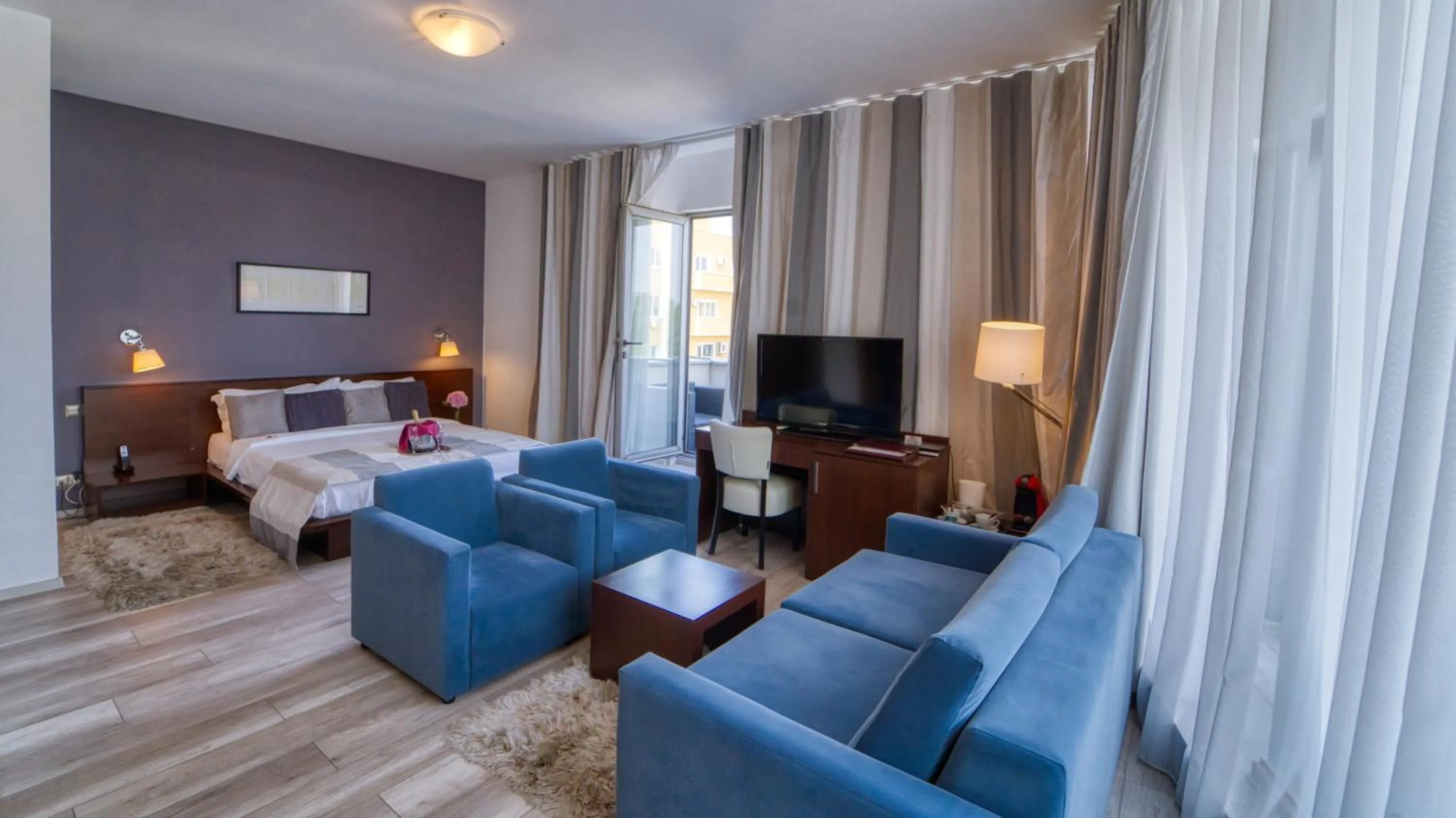 Day, Bed in Unique Boutique