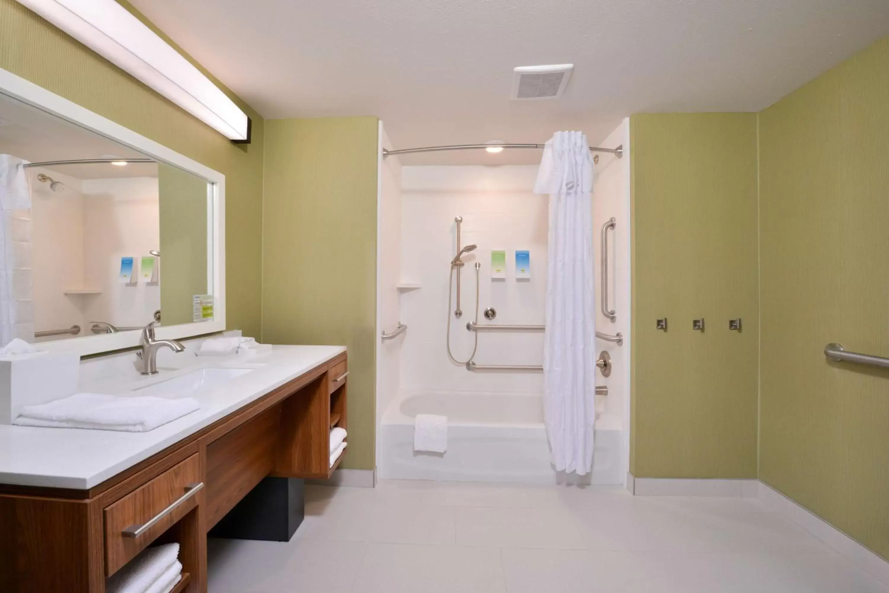 Bathroom in Home2 Suites By Hilton DuPont