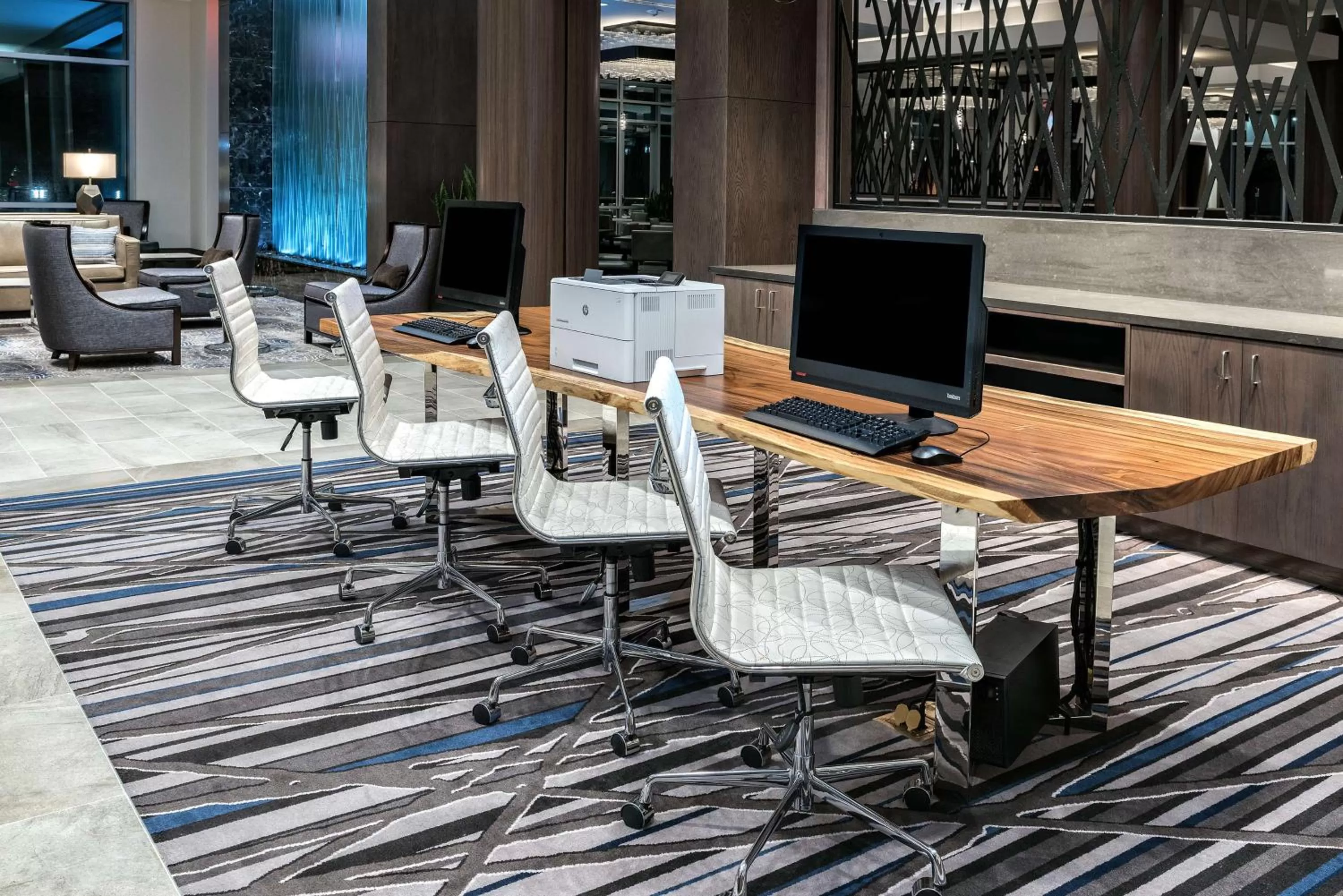 On-site shops in Embassy Suites by Hilton Houston West - Katy