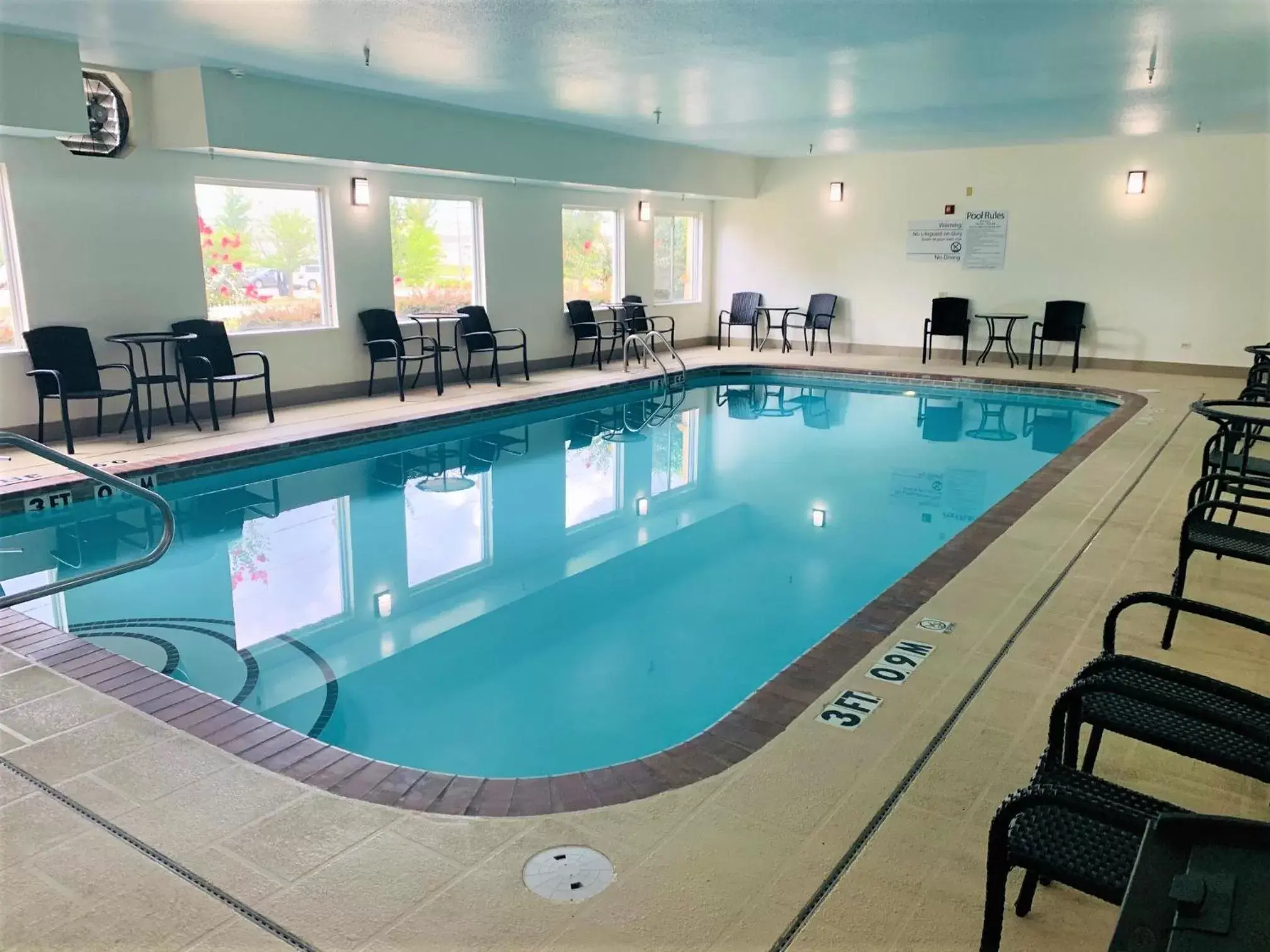 Swimming pool in Comfort Inn & Suites Conway
