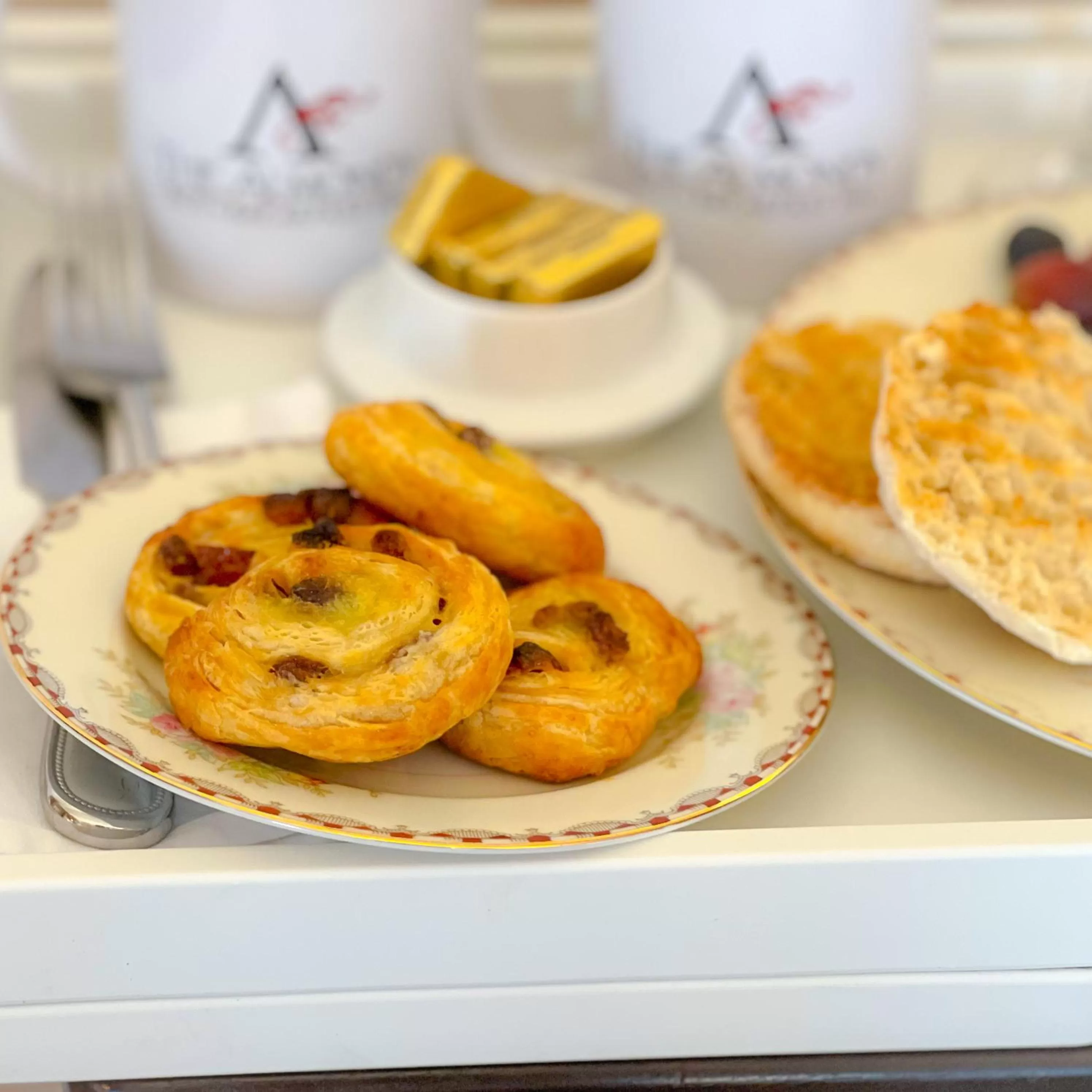 Breakfast in Almondy Inn Bed & Breakfast