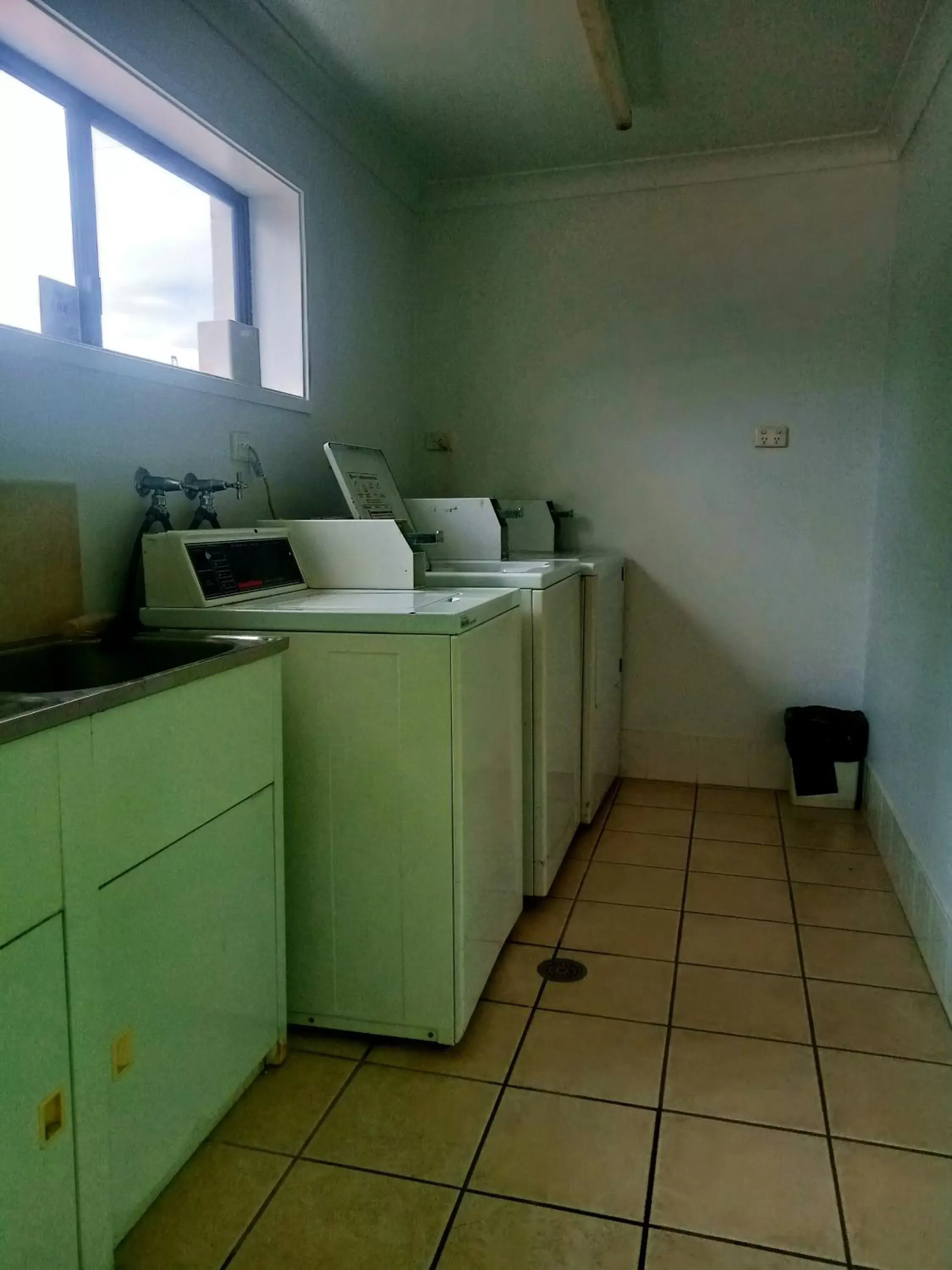laundry, Kitchen/Kitchenette in The Cubana Ballina