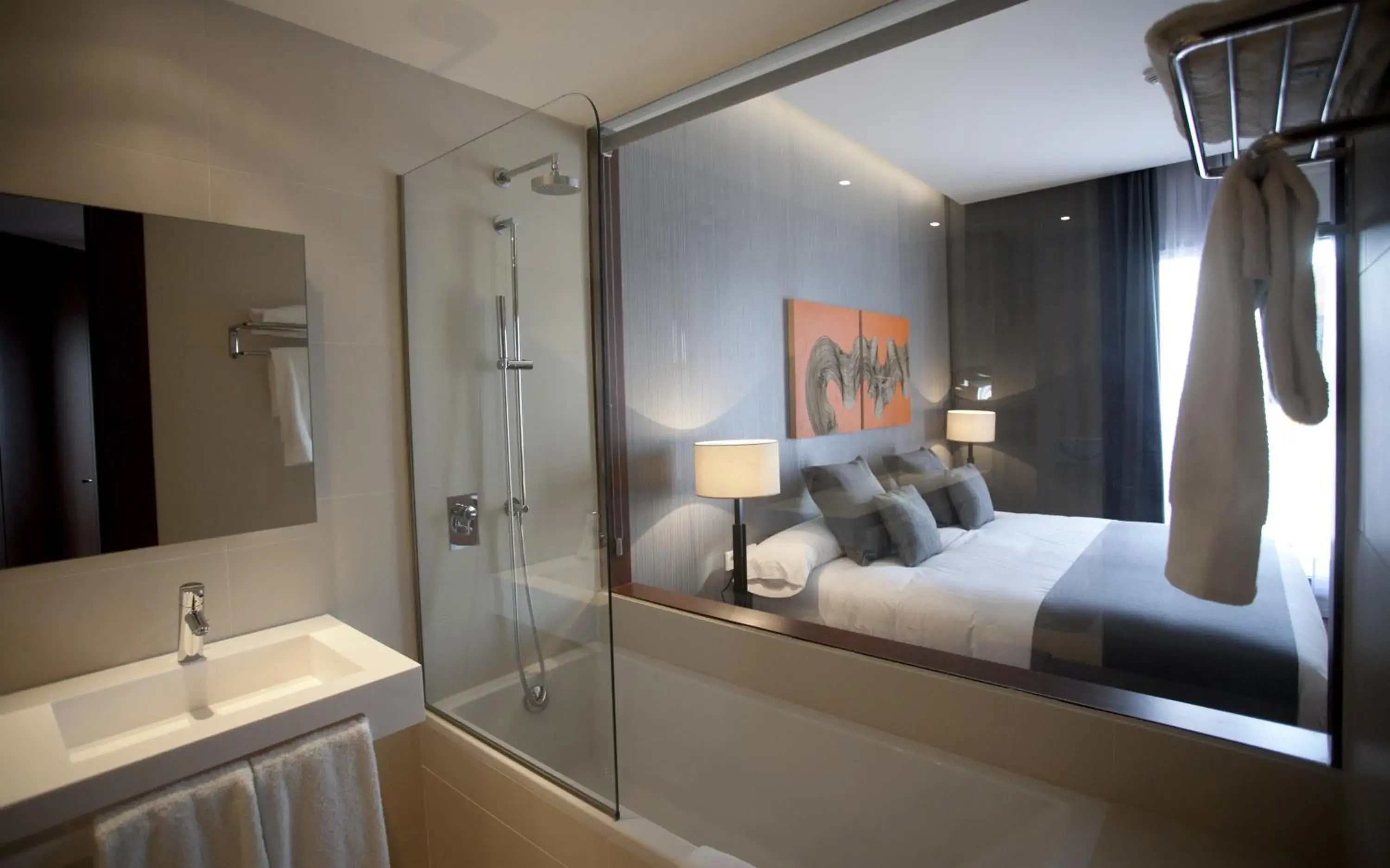 Photo of the whole room, Bathroom in Hotel Carris Marineda