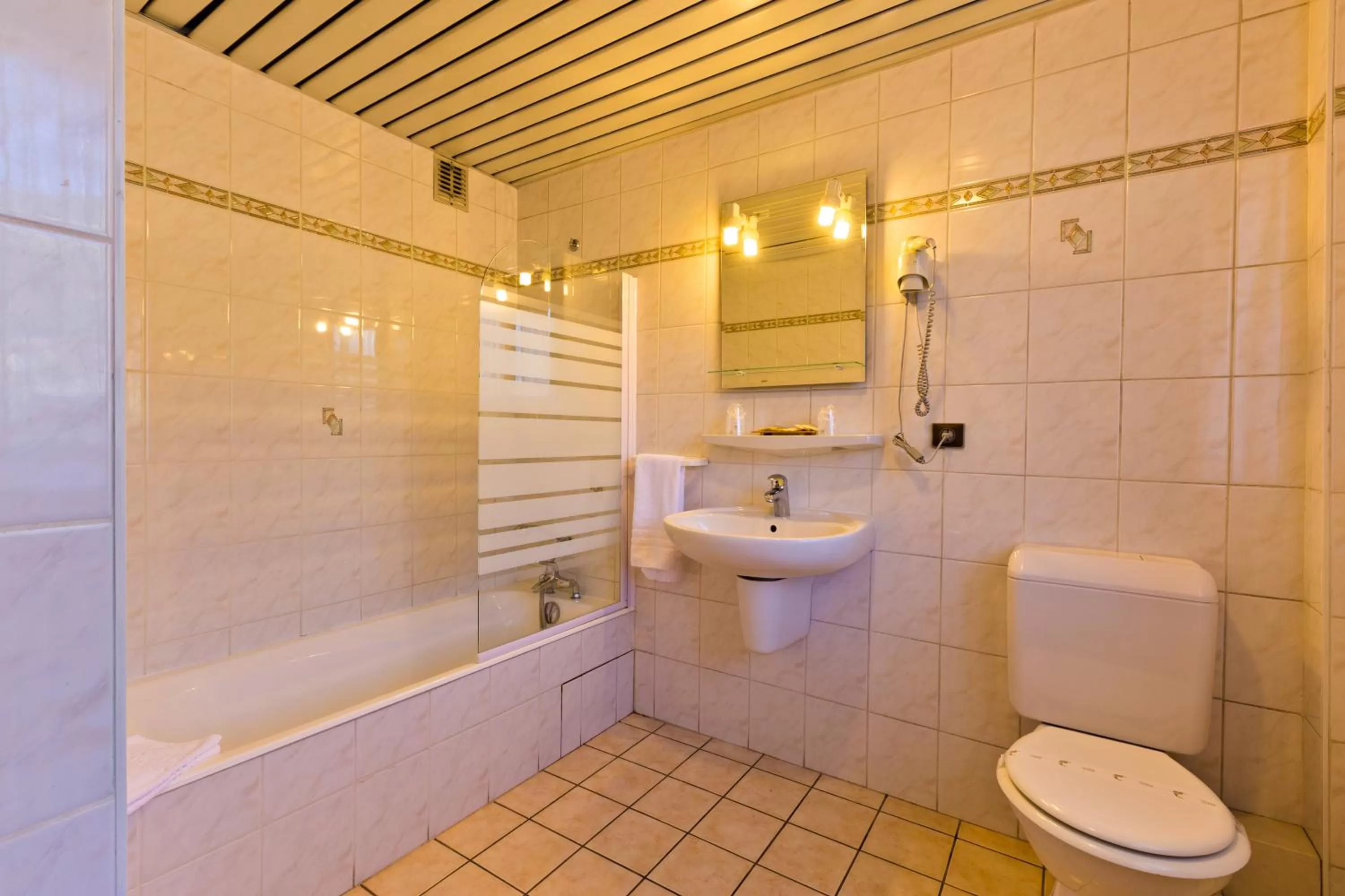 Bathroom in Hotel La Montagne