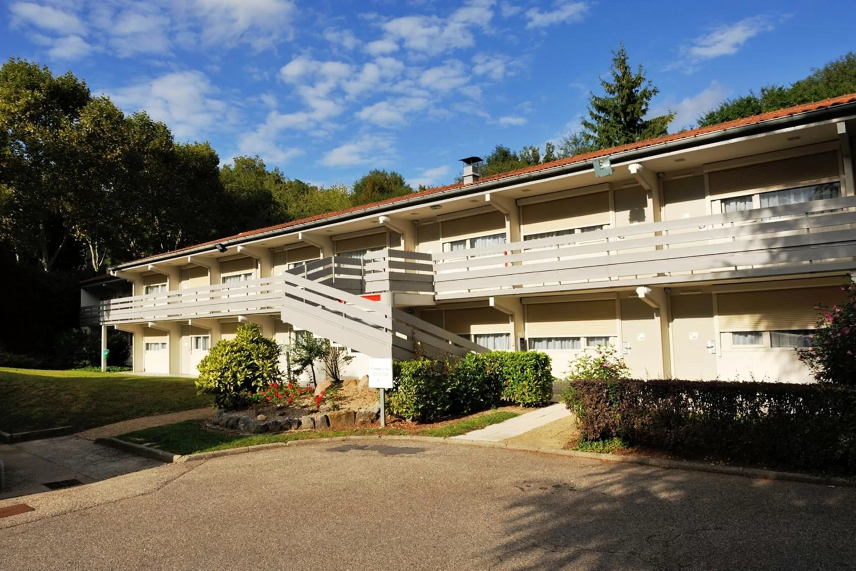 Facade/entrance, Property Building in Campanile Lyon Dardilly Porte De Lyon