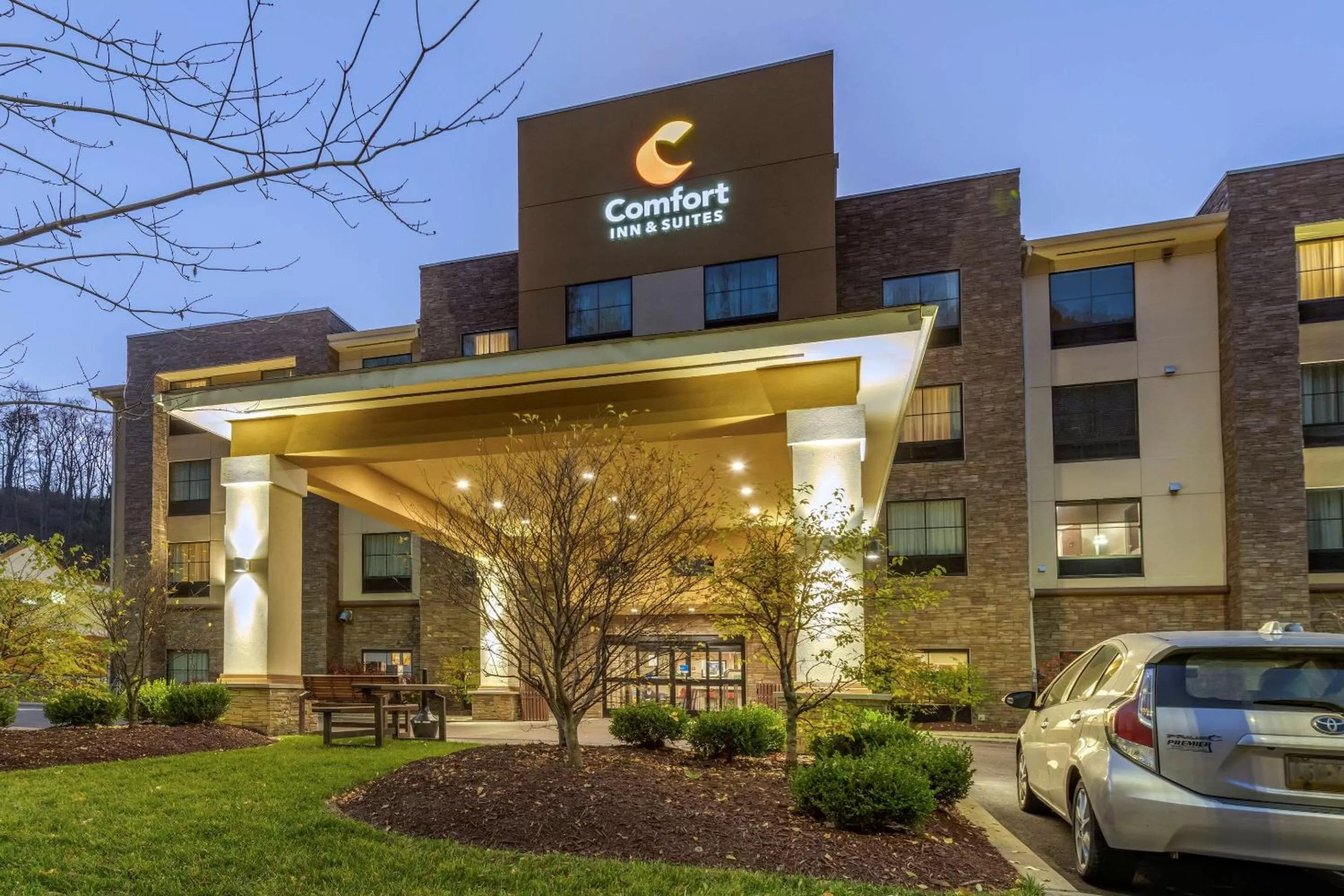 Property building in Comfort Inn & Suites Pittsburgh South