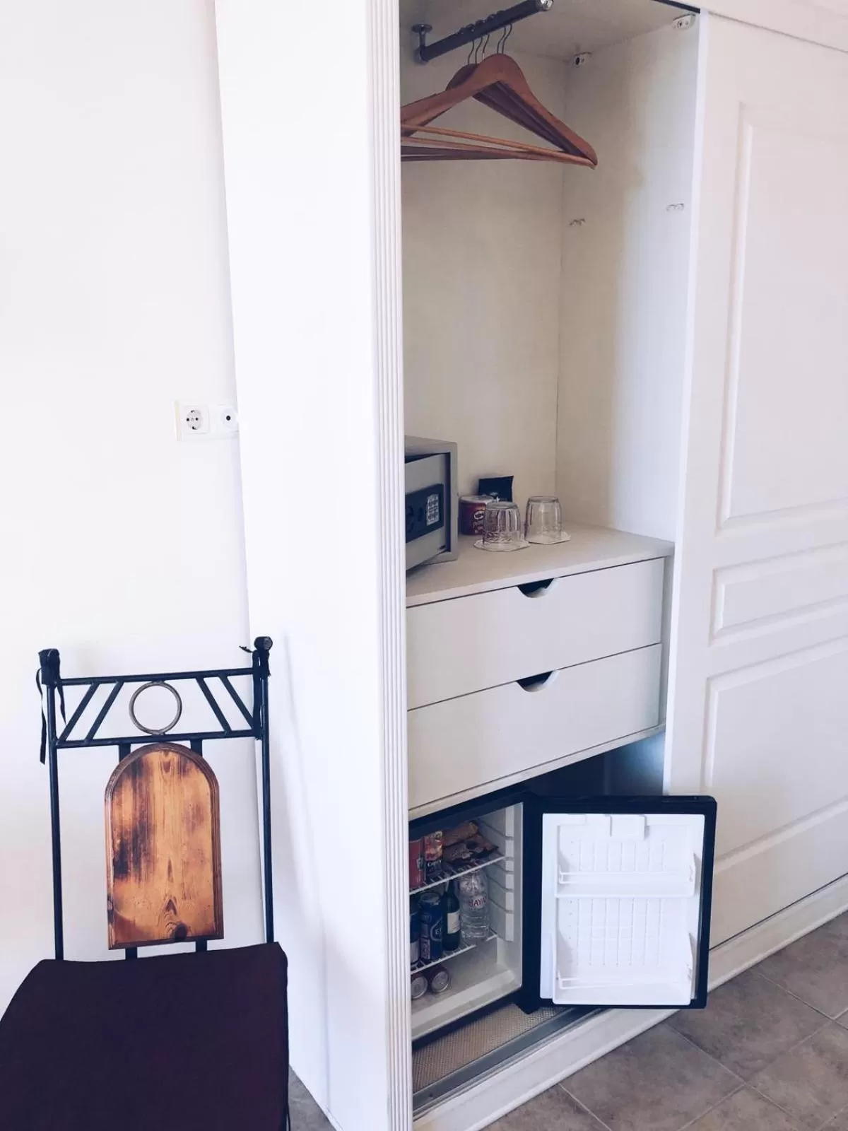 Food and drinks in Conny's Hotel (Adult Only) +18