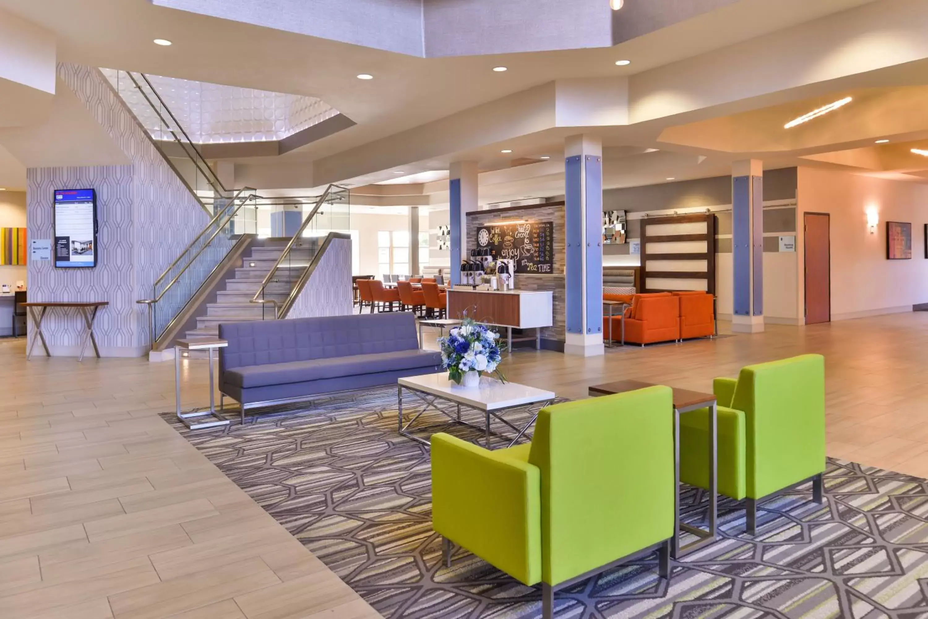 Lobby or reception, Lobby/Reception in HOLIDAY INN EXPRESS & SUITES ELK GROVE CENTRAL - HWY 99, an IHG Hotel