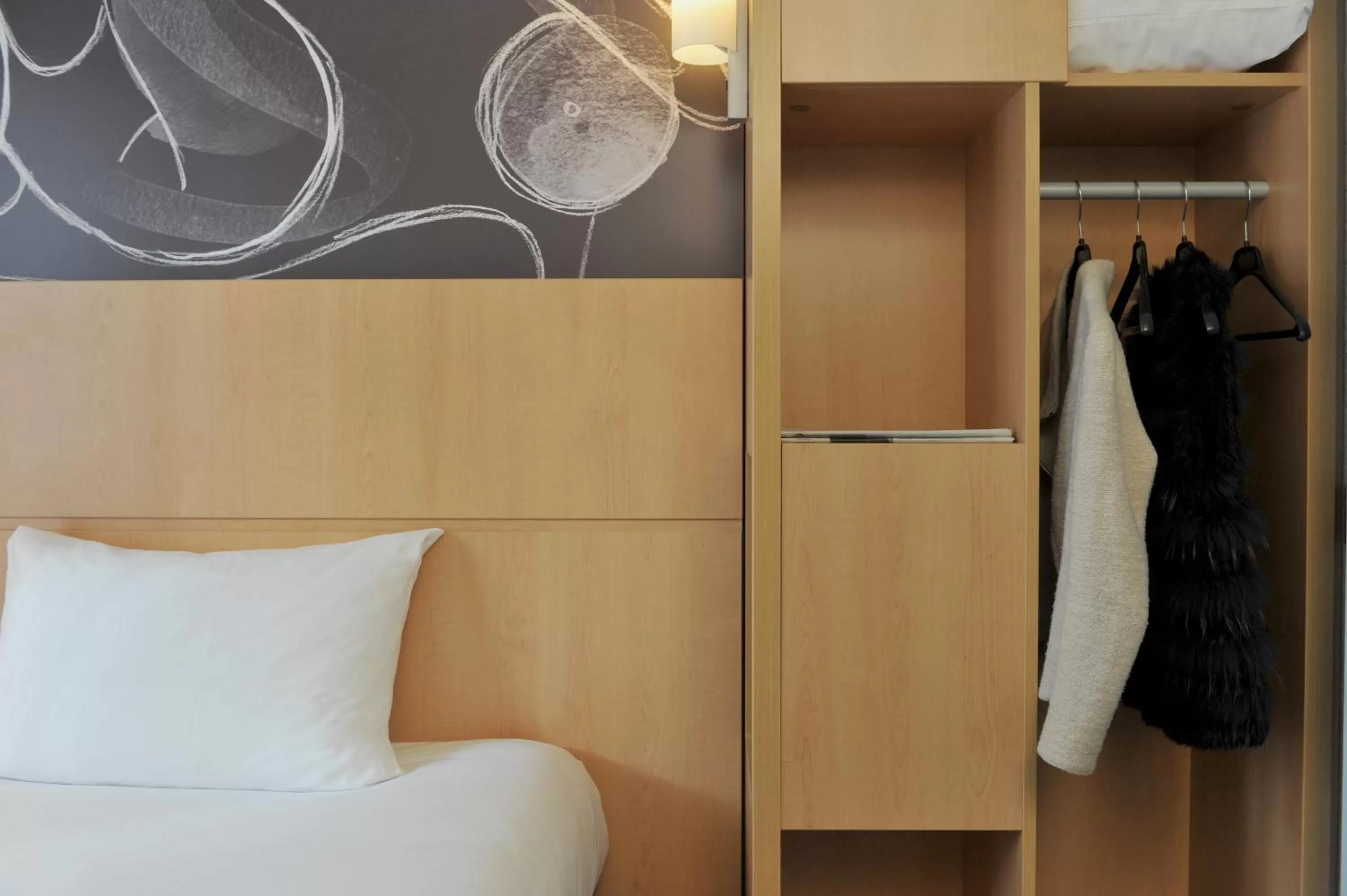 bunk bed, Bed in ibis Paris Vaugirard Porte de Versailles