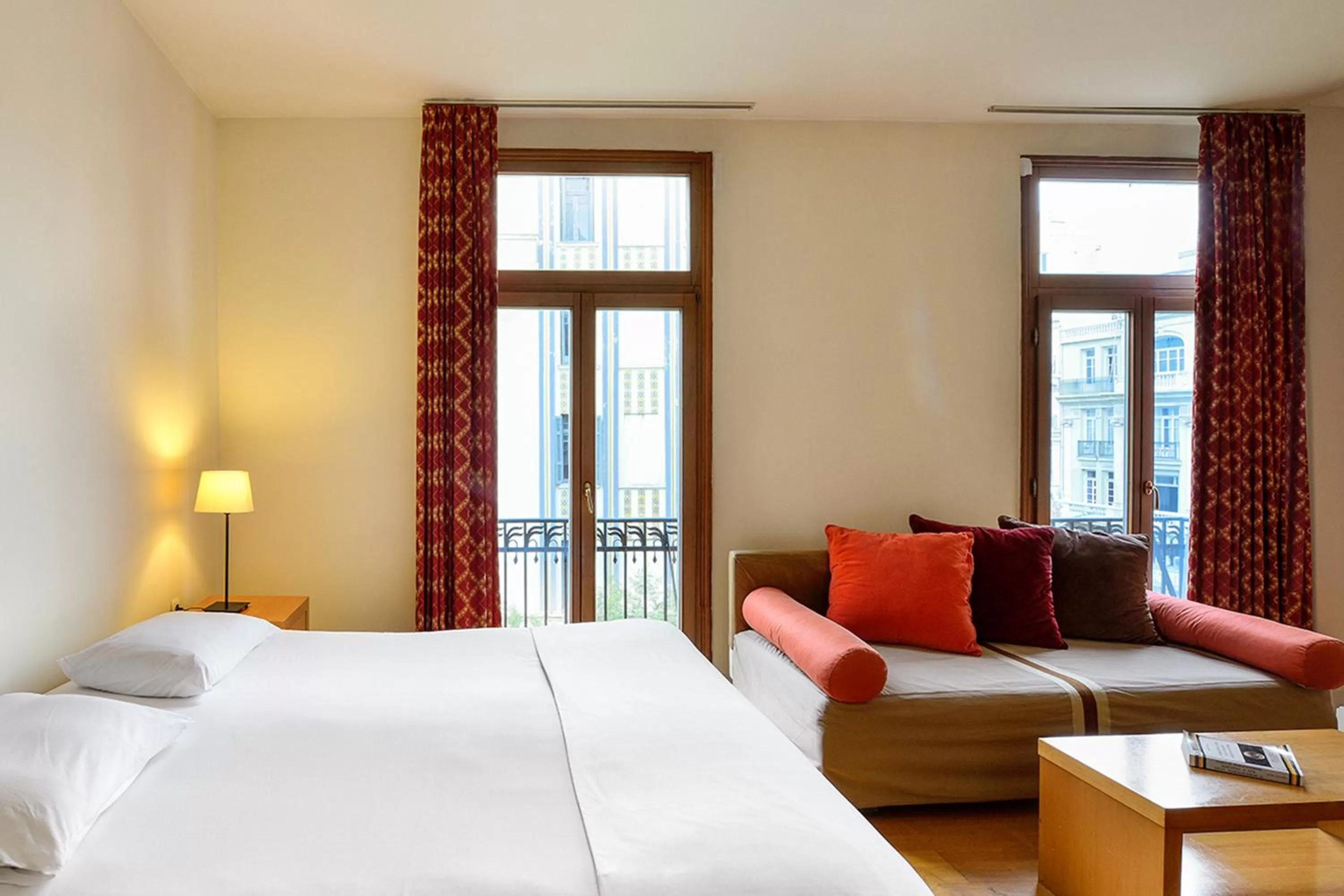 Bed in Le Palace Hotel