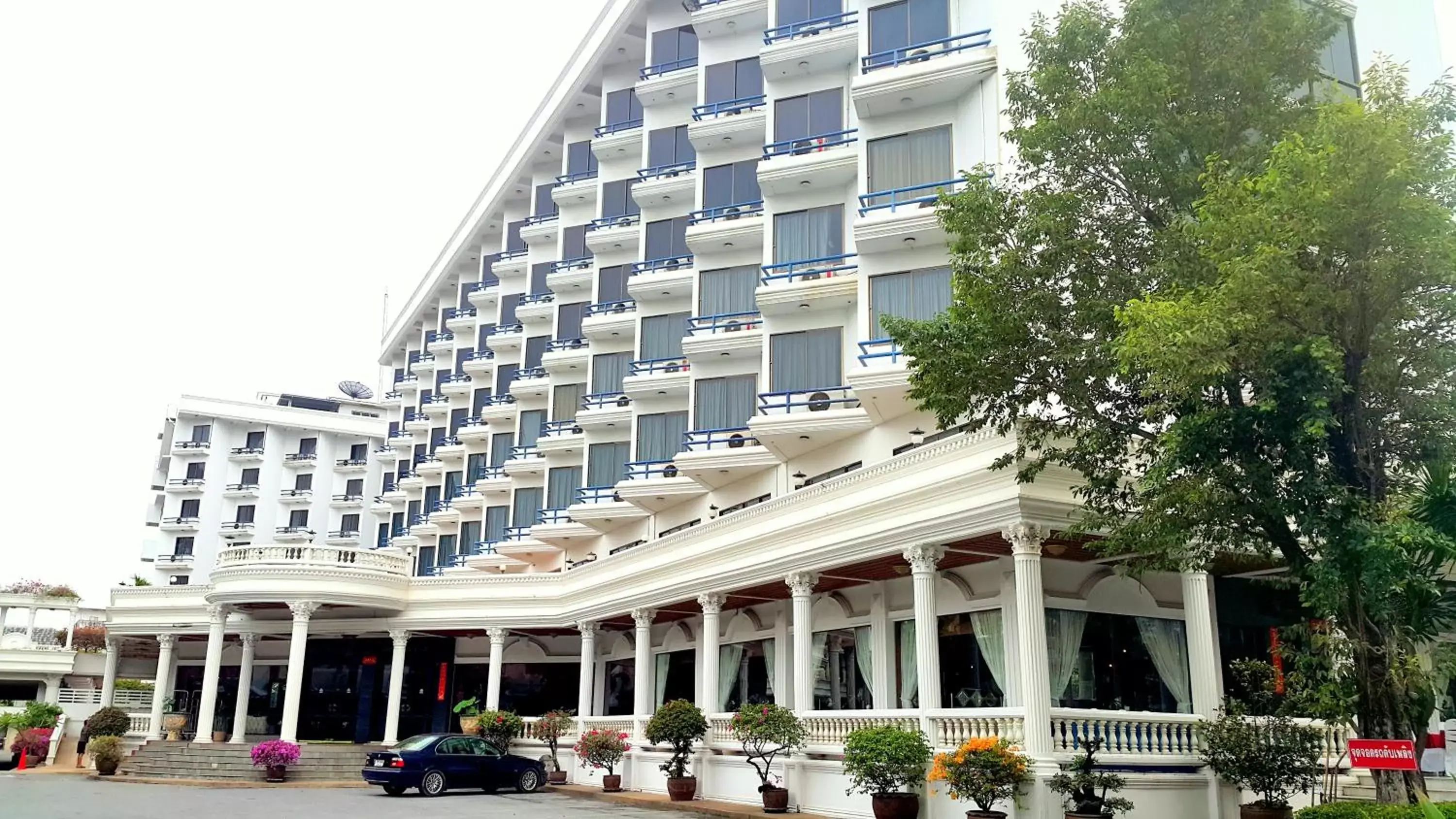 Facade/entrance, Property Building in Caesar Palace Hotel