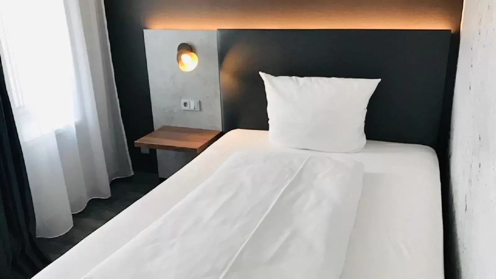 Bed in SCOTTY & PAUL Hotel Deggendorf