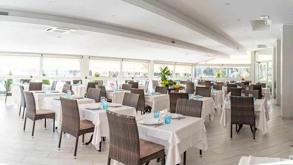 Restaurant/Places to Eat in Hotel Marinella
