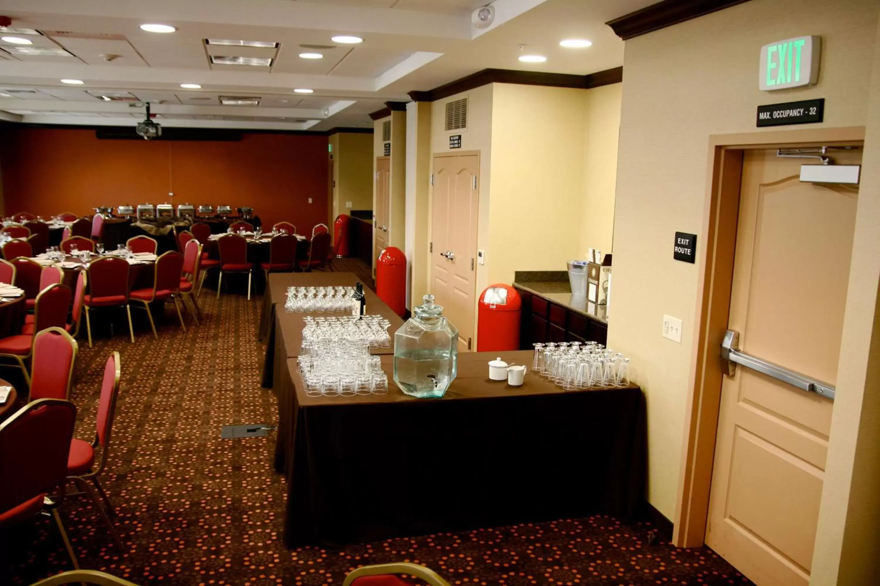 Meeting/conference room, Restaurant/Places to Eat in Hampton Inn & Suites Folsom