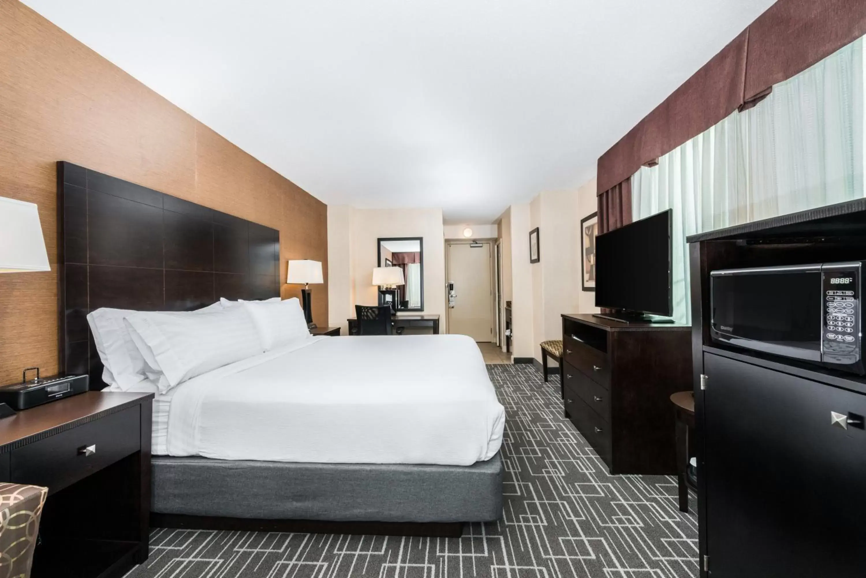 Photo of the whole room, Room Photo in Holiday Inn Charlotte Center City, an IHG Hotel