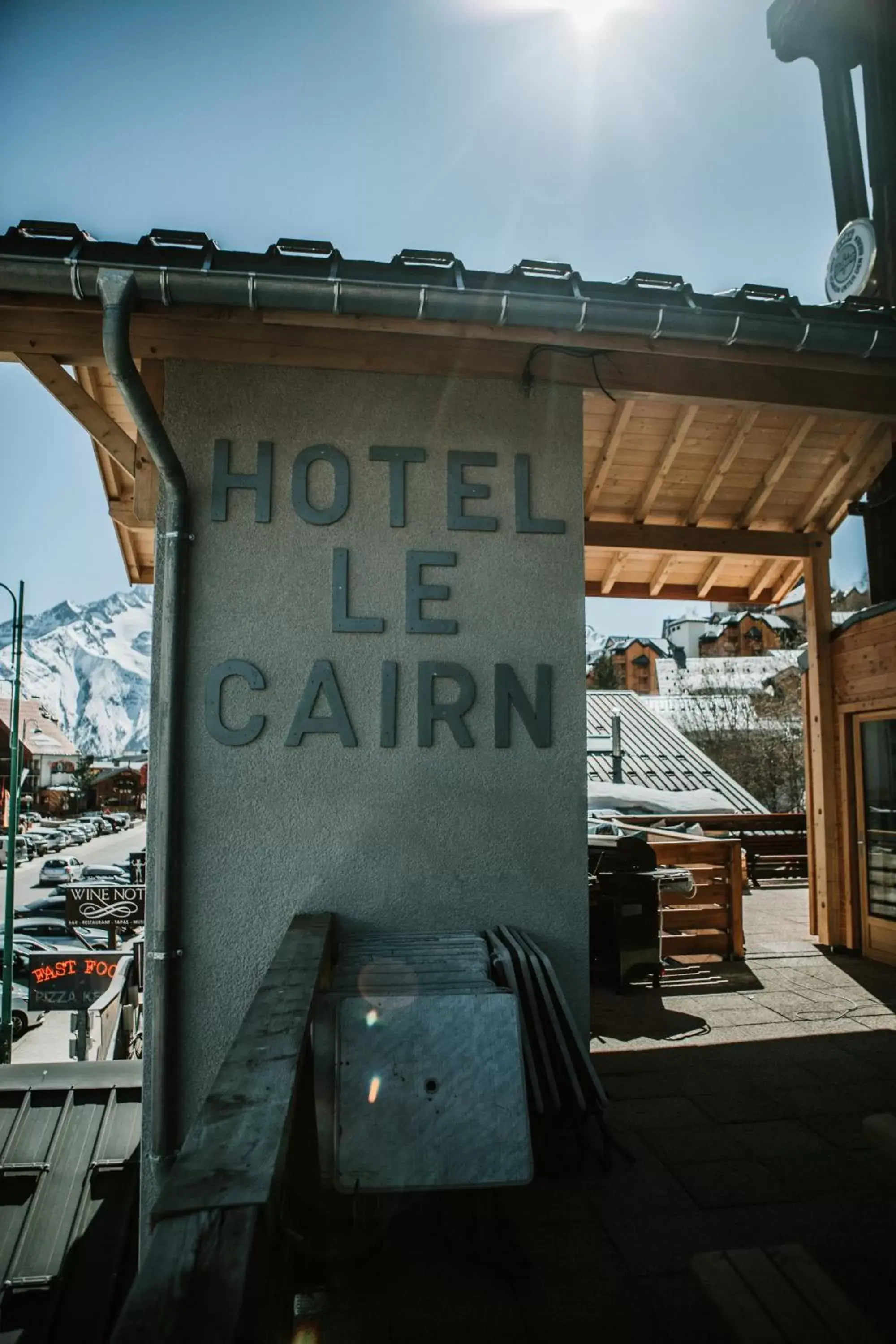 Facade/entrance in Hotel Le Cairn