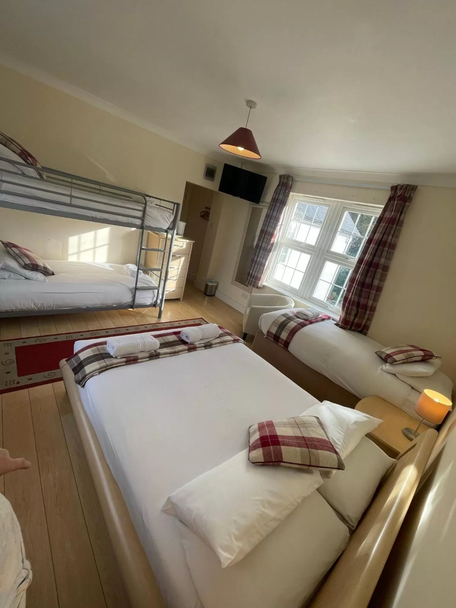 Bedroom, Bed in Oakhurst Gatwick B&B