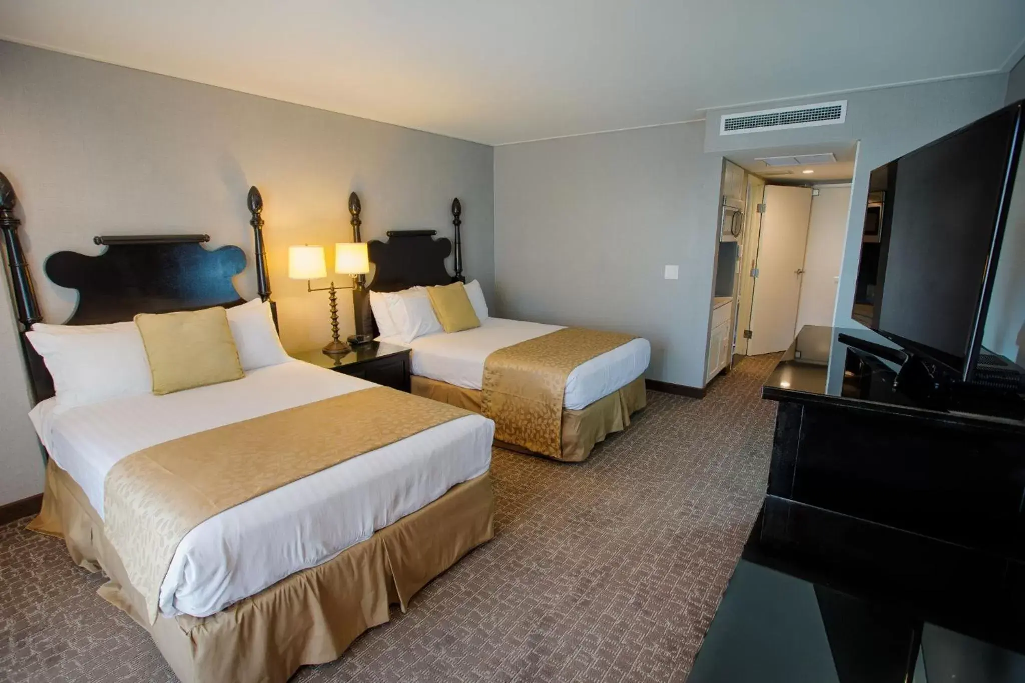 Bedroom, Bed in Polynesian Residences Waikiki Beach