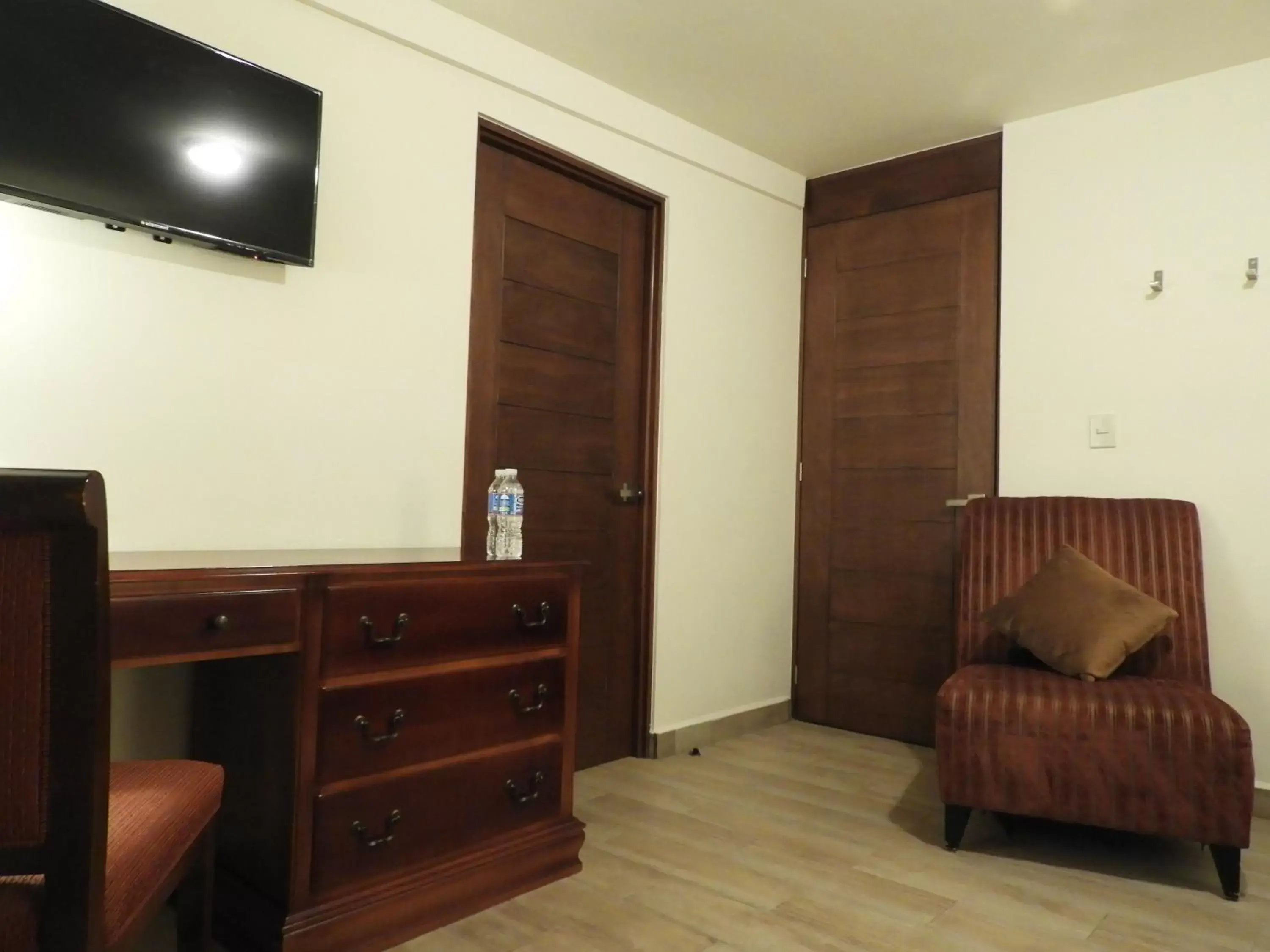 TV and multimedia, TV/Entertainment Center in Casona San Cayetano Suites & Lofts by Lunian