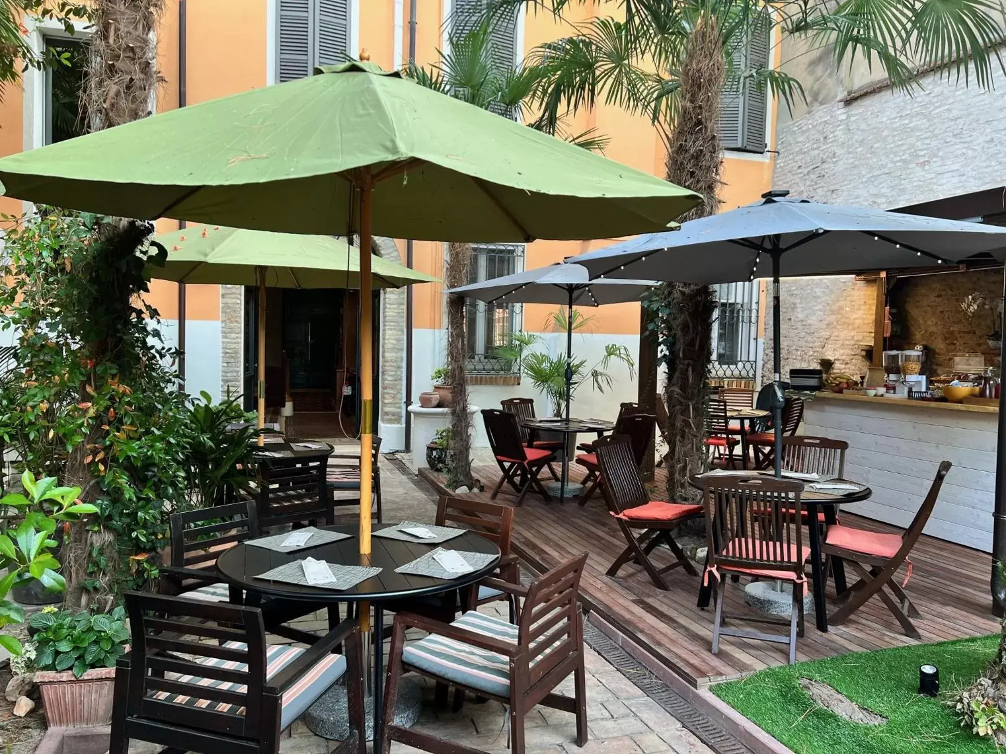 Patio, Restaurant/Places to Eat in A Casa Di Paola Suite