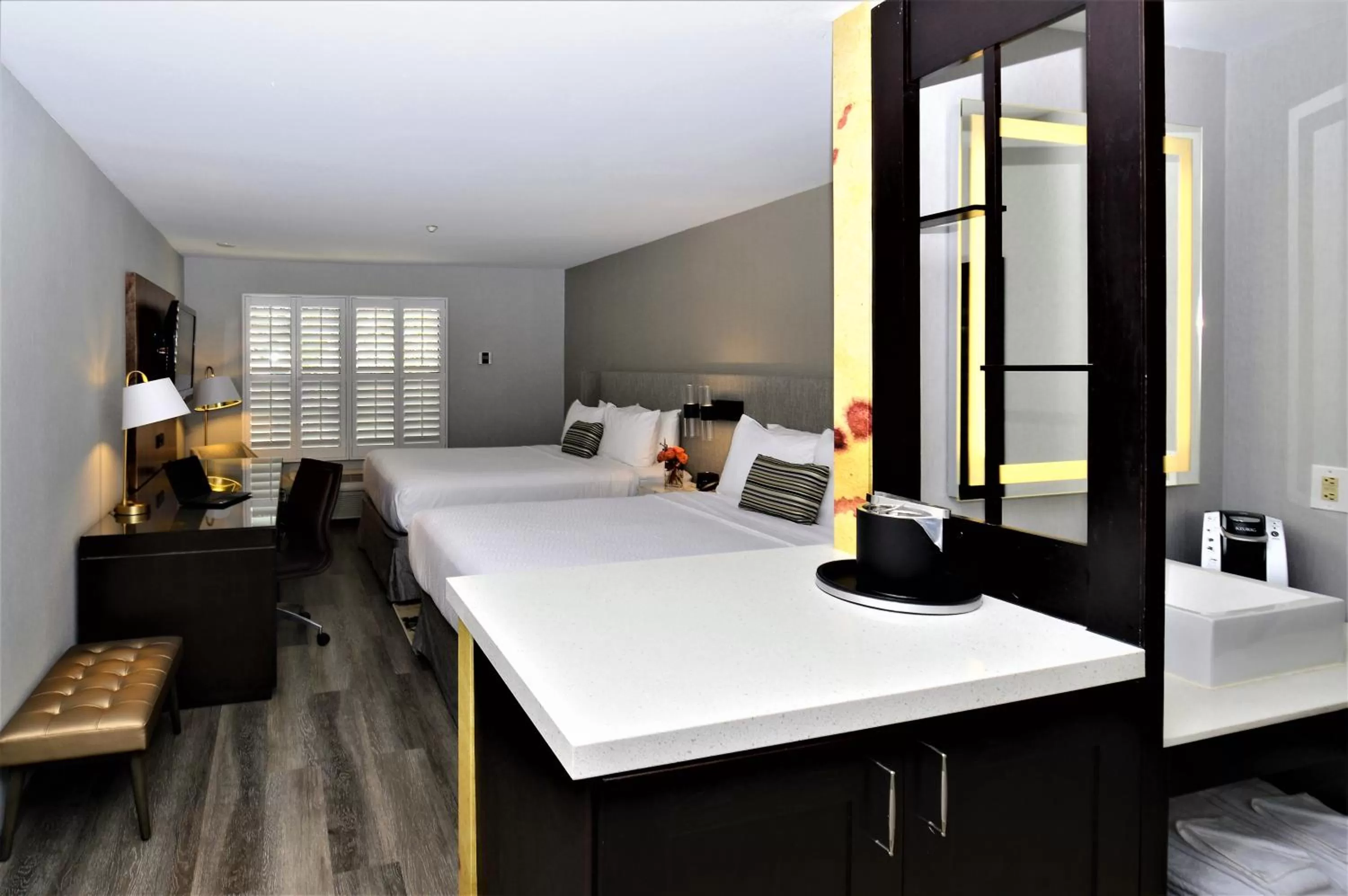 Photo of the whole room, Bed in Hotel Indigo Napa Valley by IHG