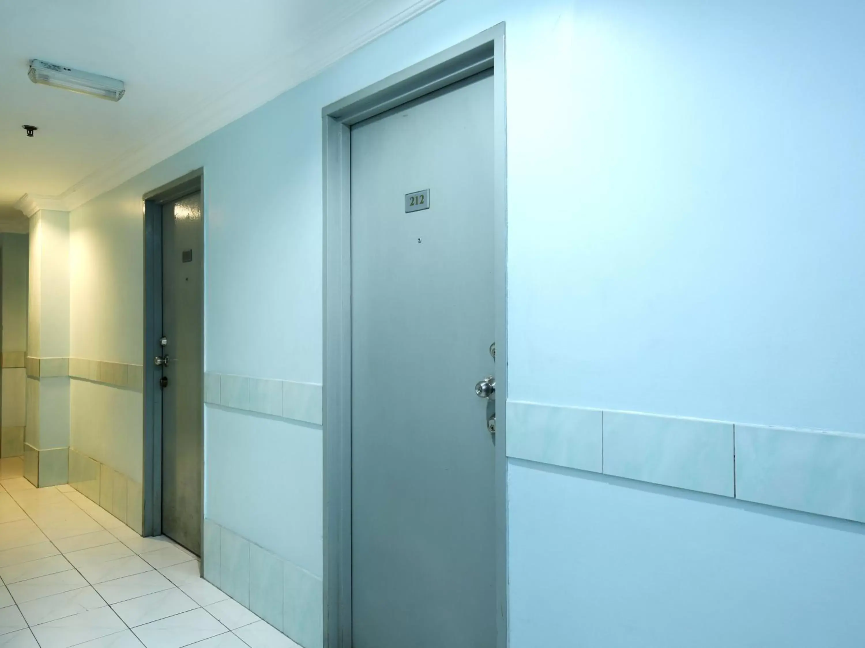 Lobby or reception, Bathroom in Grand Supreme Hotel