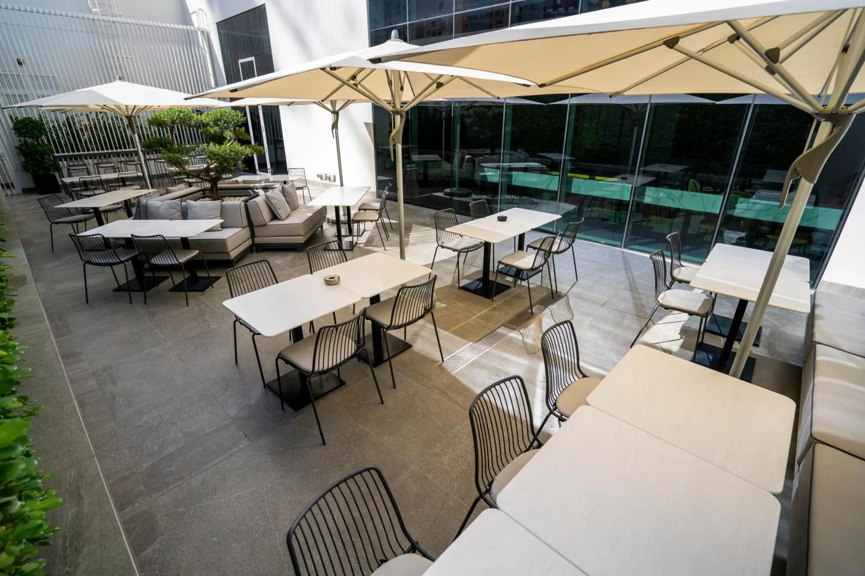 Patio, Restaurant/Places to Eat in FORM Hotel Dubai, a Member of Design Hotels