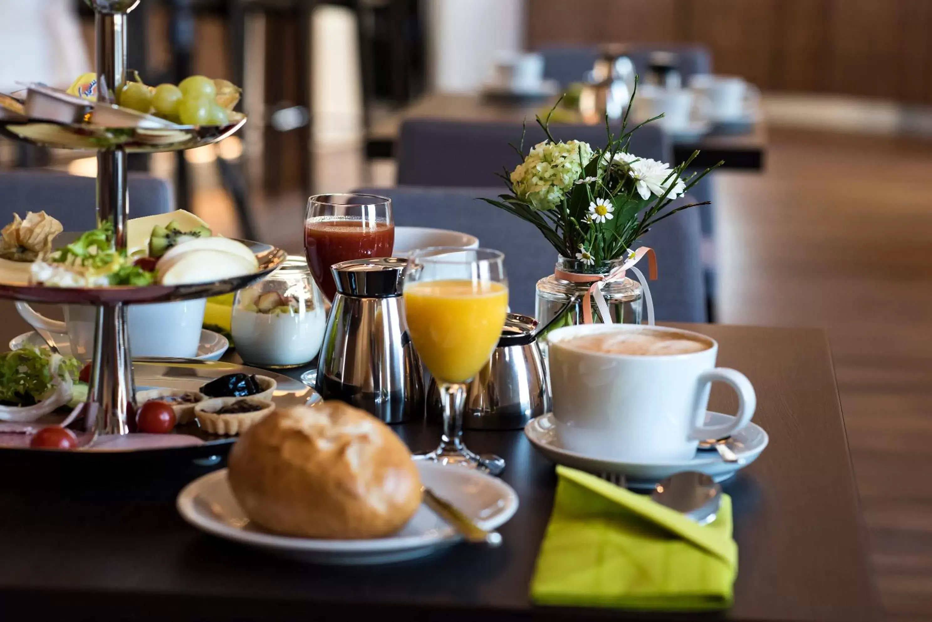 Buffet breakfast in Alexianer Hotel am Wasserturm