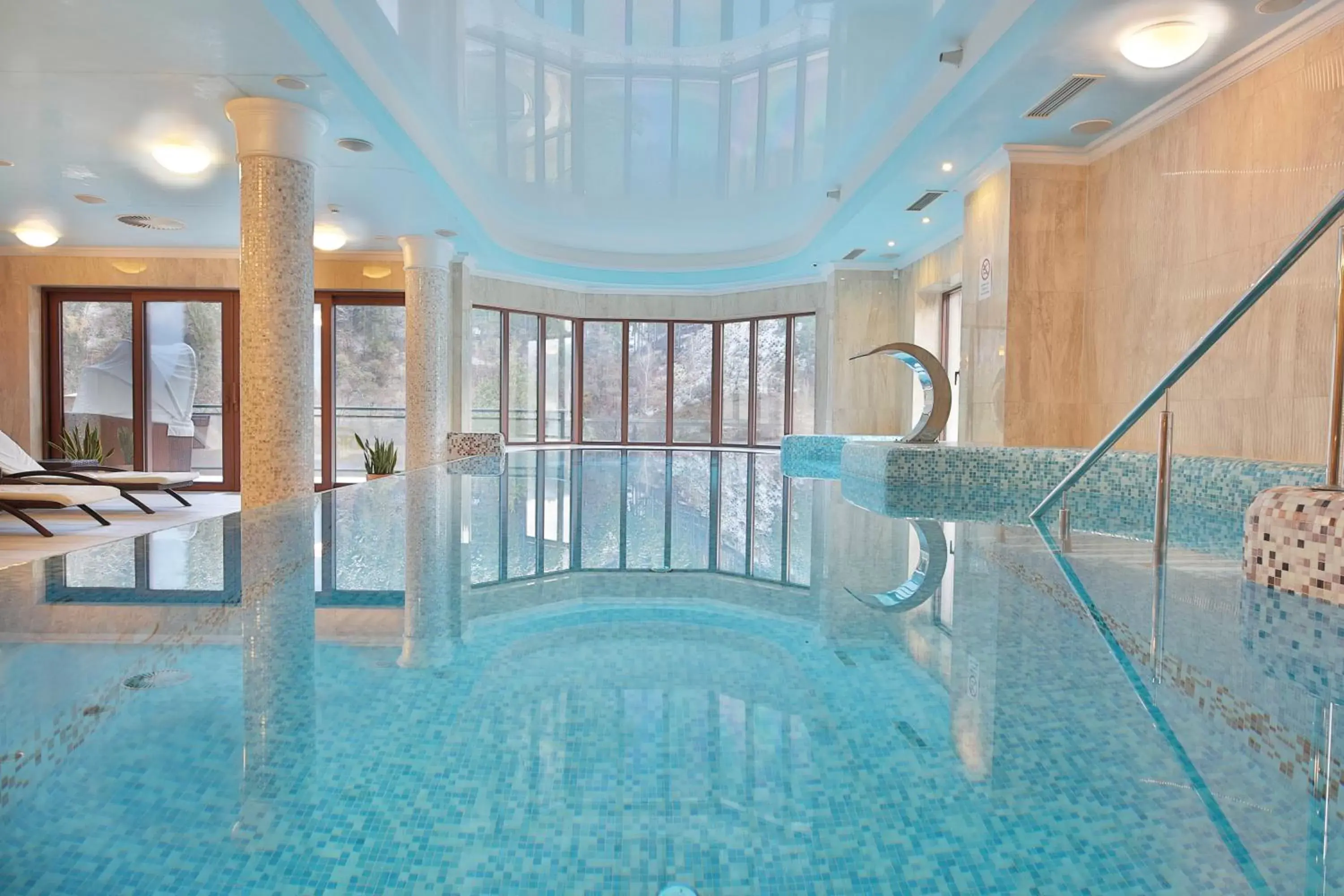 Swimming pool in Retro Riverside Wellness Resort Swimming pool in Retro Riverside Wellness Resort