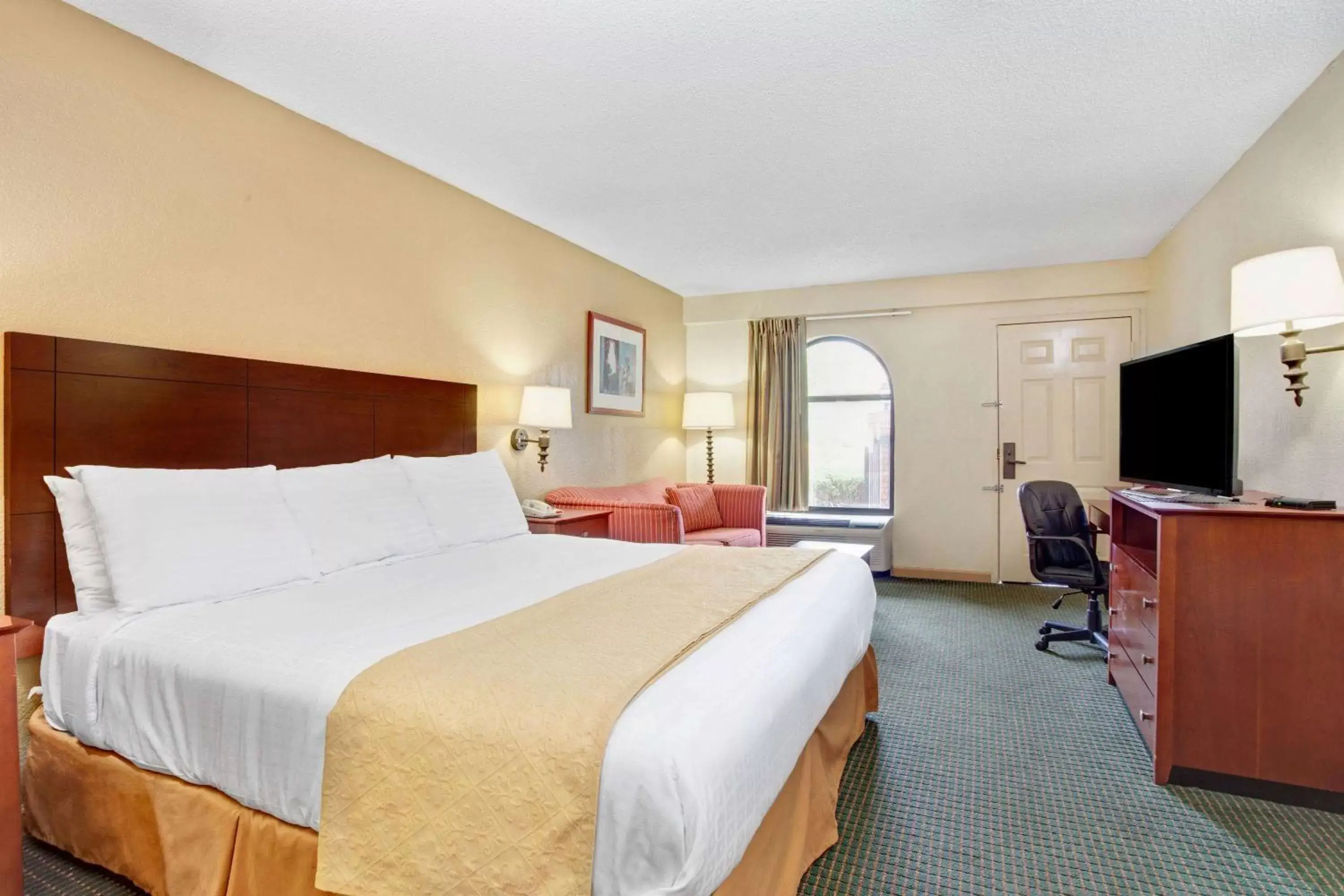 Photo of the whole room in Days Inn & Suites by Wyndham Stockbridge South Atlanta