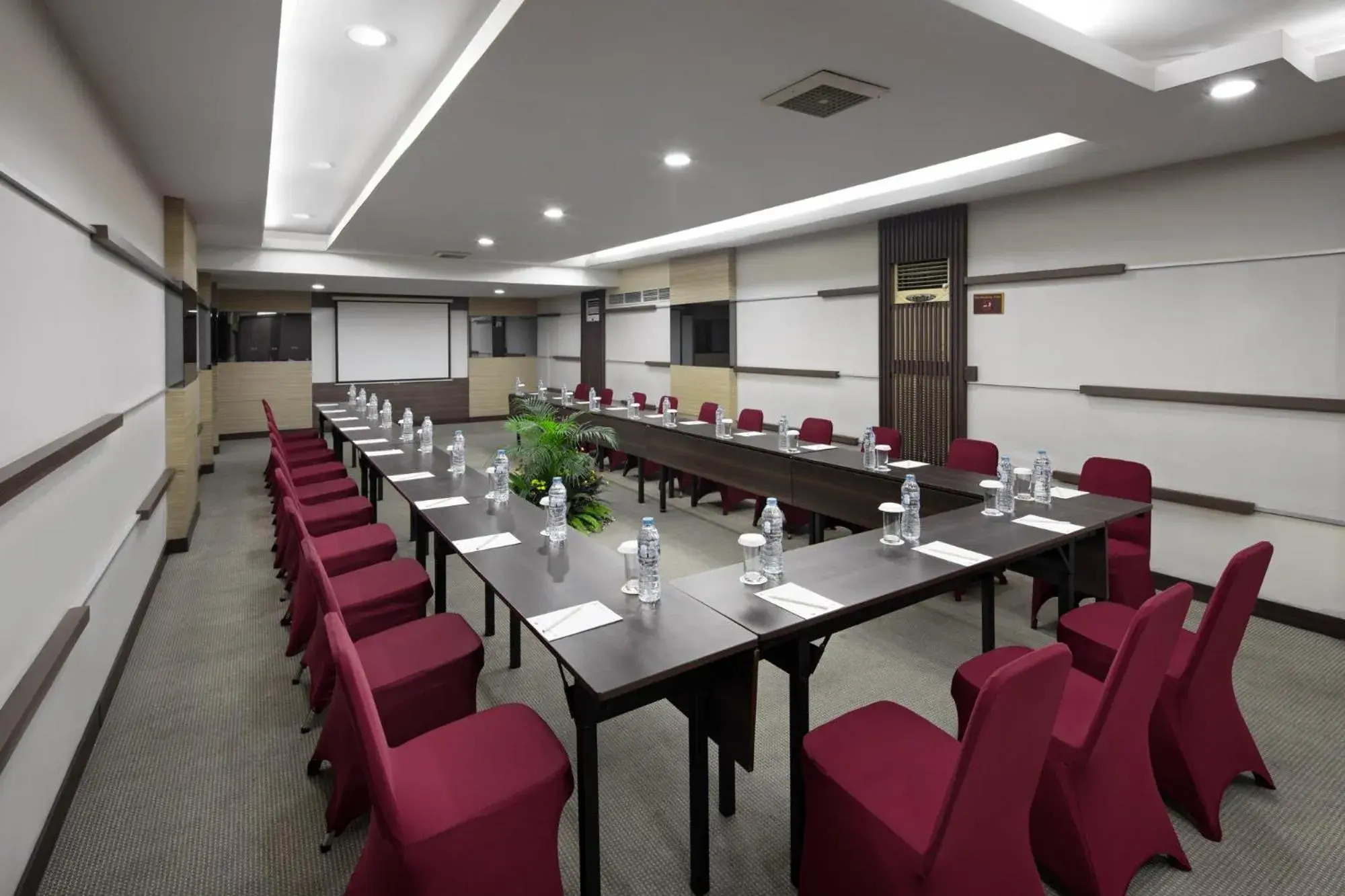 Meeting/conference room in Golden Boutique Hotel Kemayoran