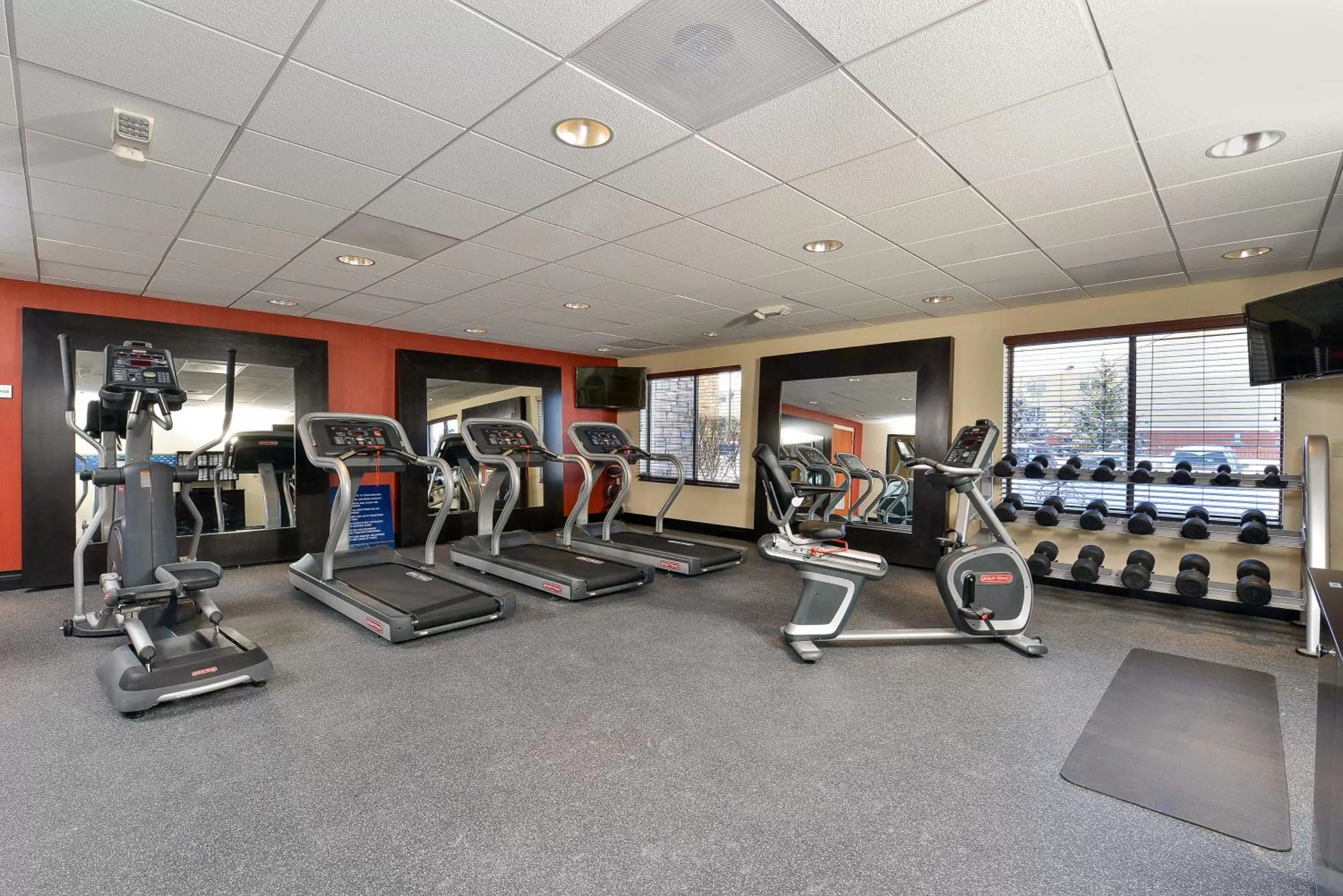 Fitness centre/facilities in Hampton Inn Detroit/Auburn Hills South