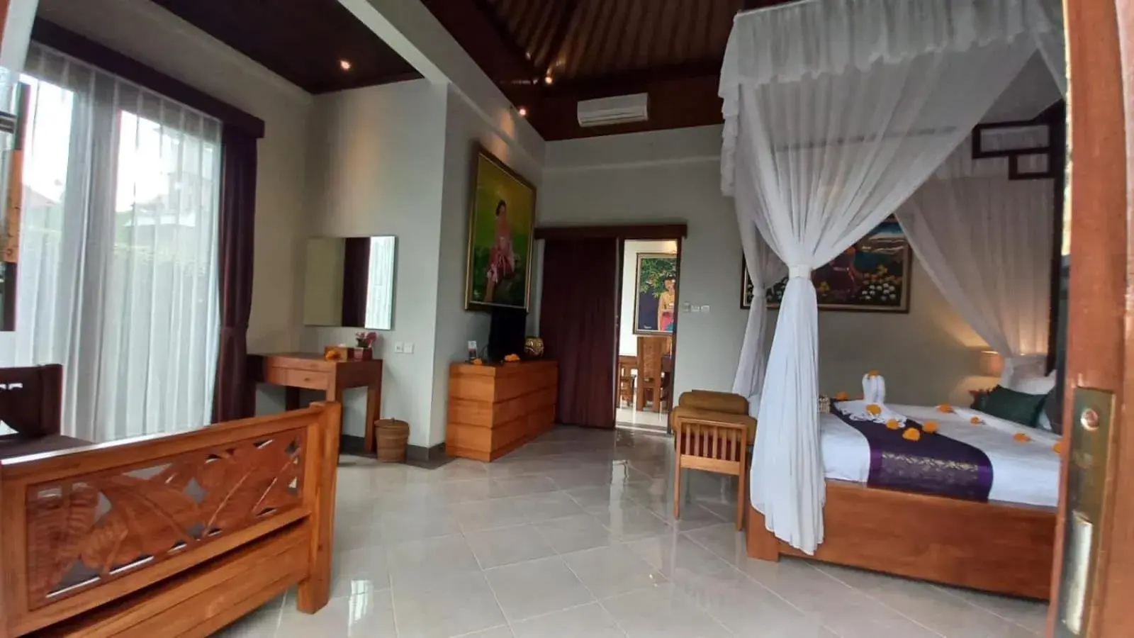 Bed in Ubud Paradise Villa