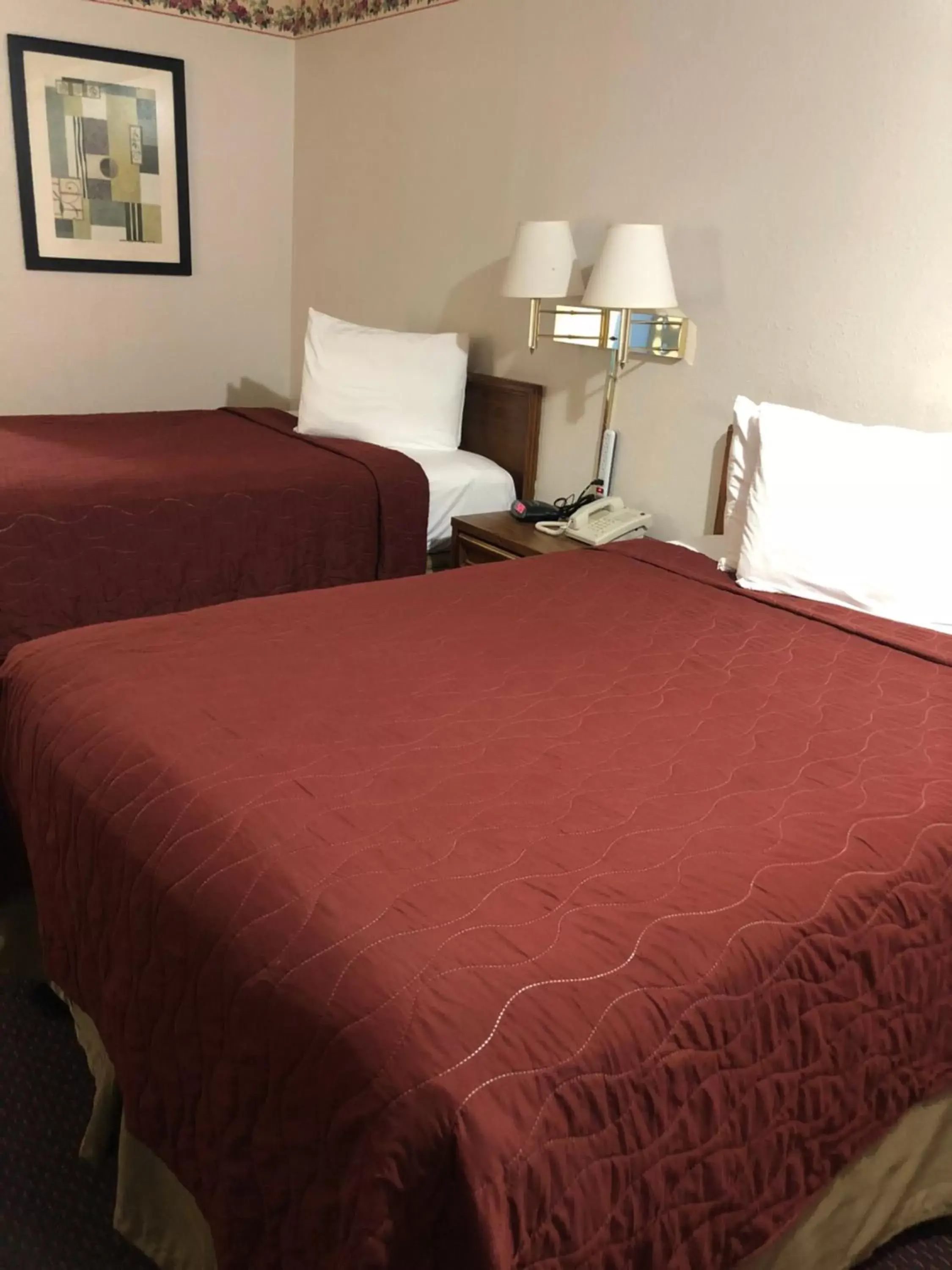 Bed in Rexdale Inn