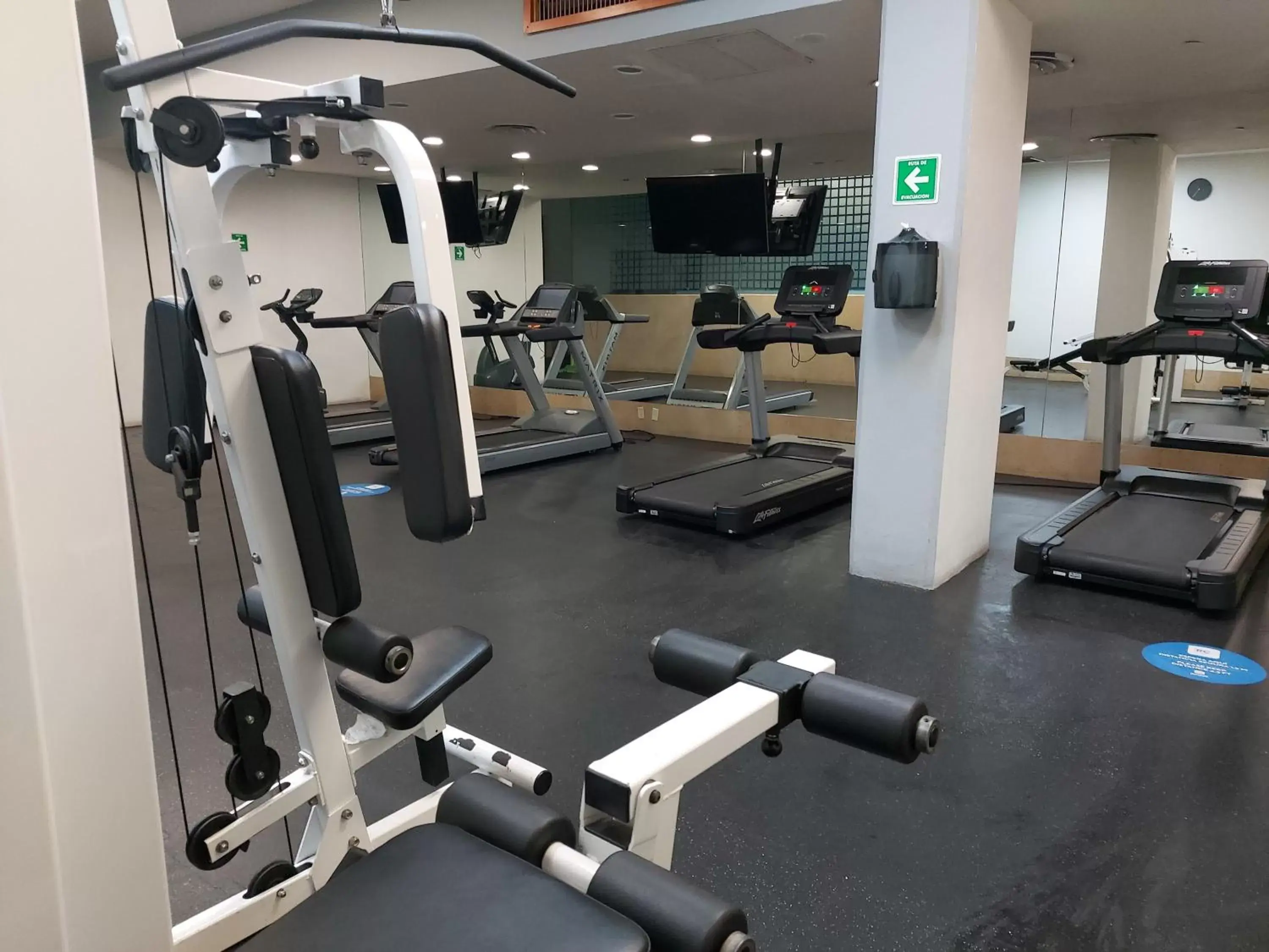 Fitness centre/facilities, Fitness Center/Facilities in Real Inn Perinorte
