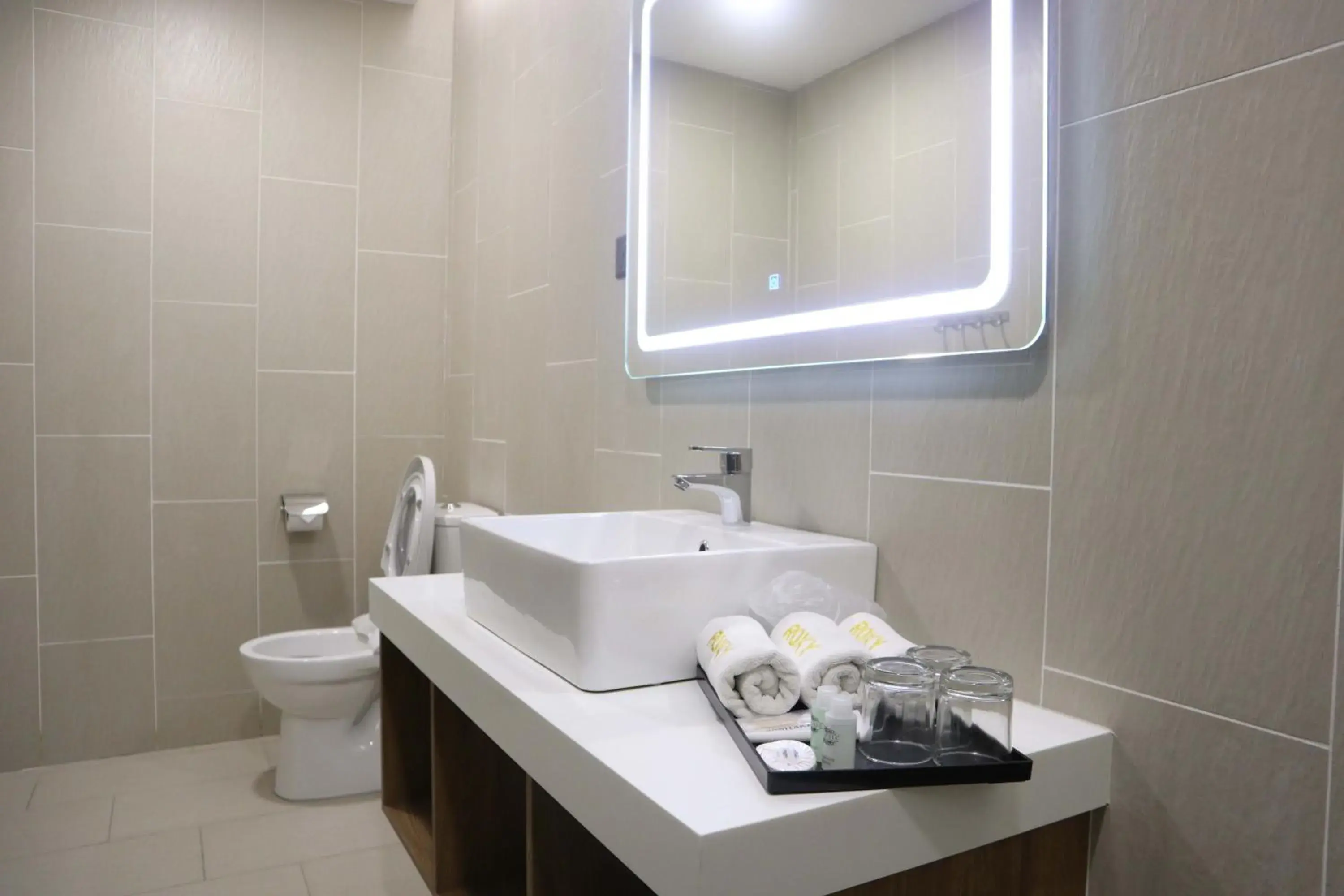 Bathroom in Roxy Hotel Padungan