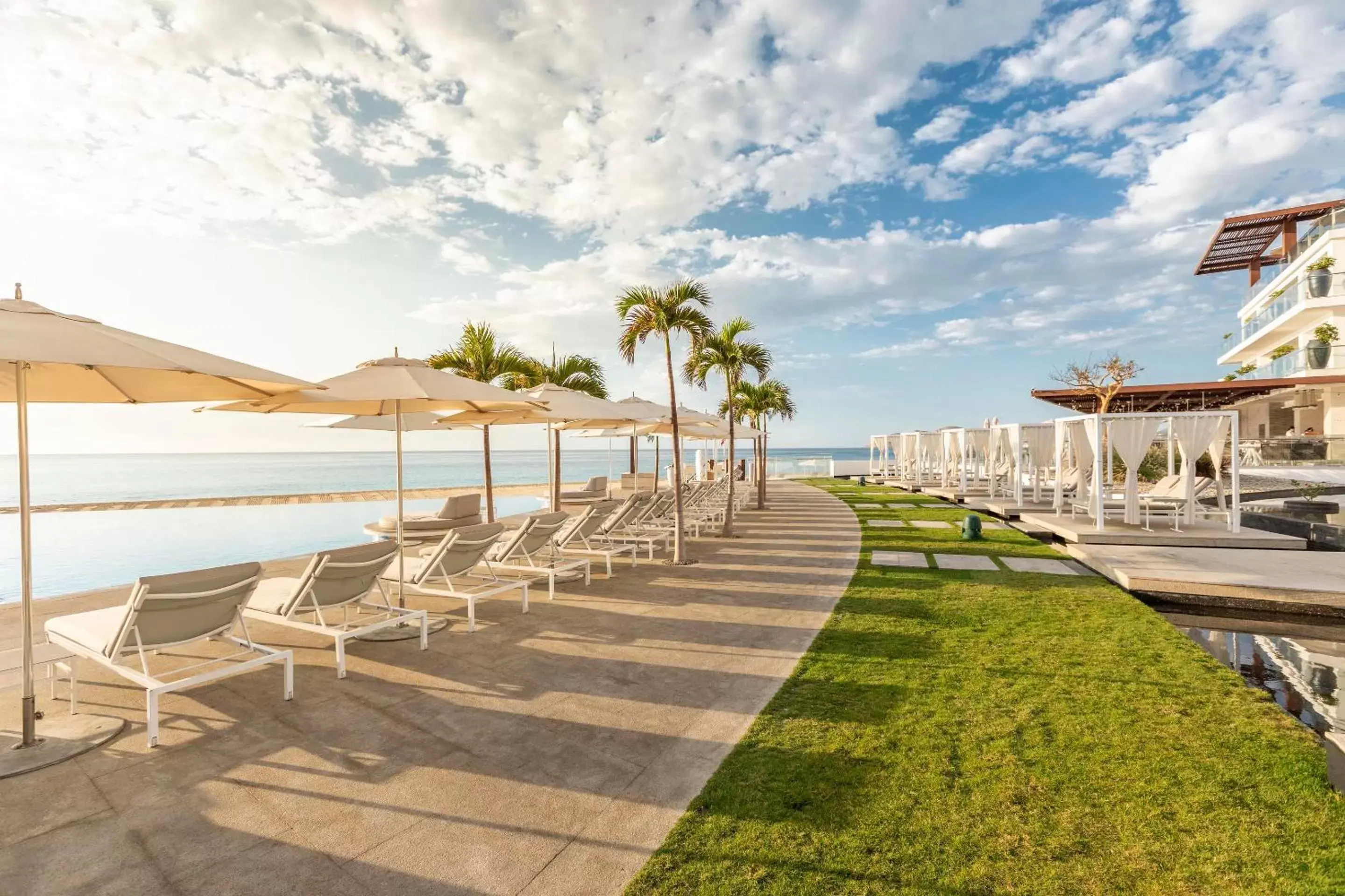 Swimming Pool in Le Blanc Spa Resort Los Cabos Adults Only All-Inclusive