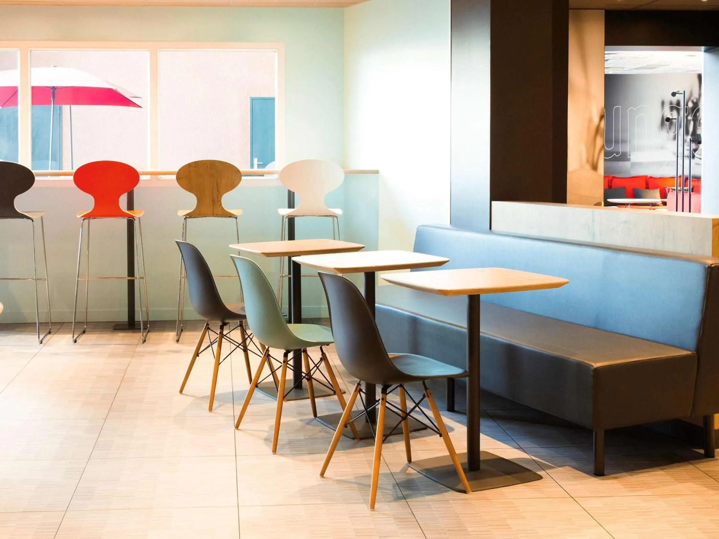 Restaurant/places to eat, Dining Area in ibis Orly Chevilly Tram 7