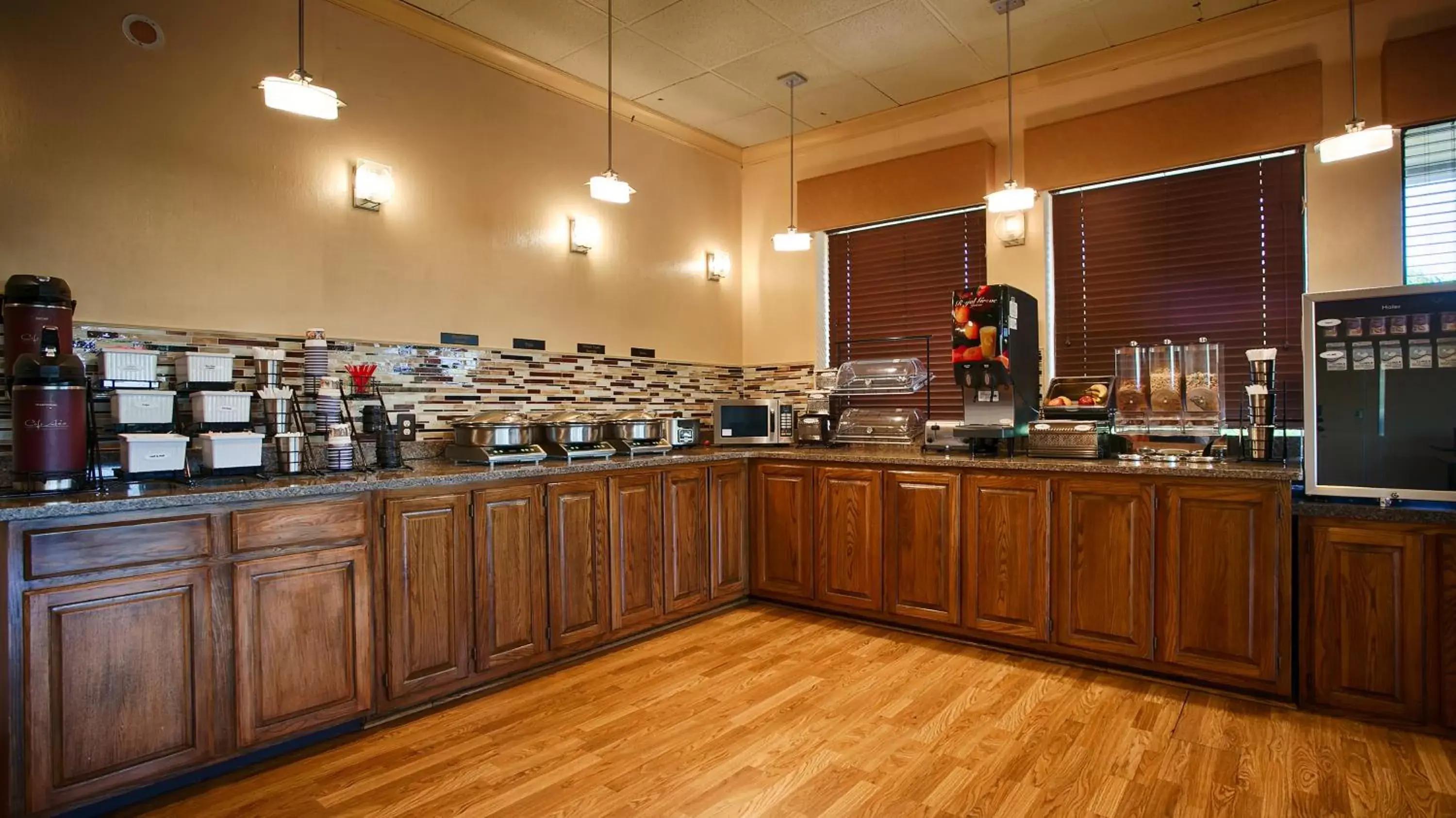 Breakfast, Restaurant/Places to Eat in Best Western Shepherdsville