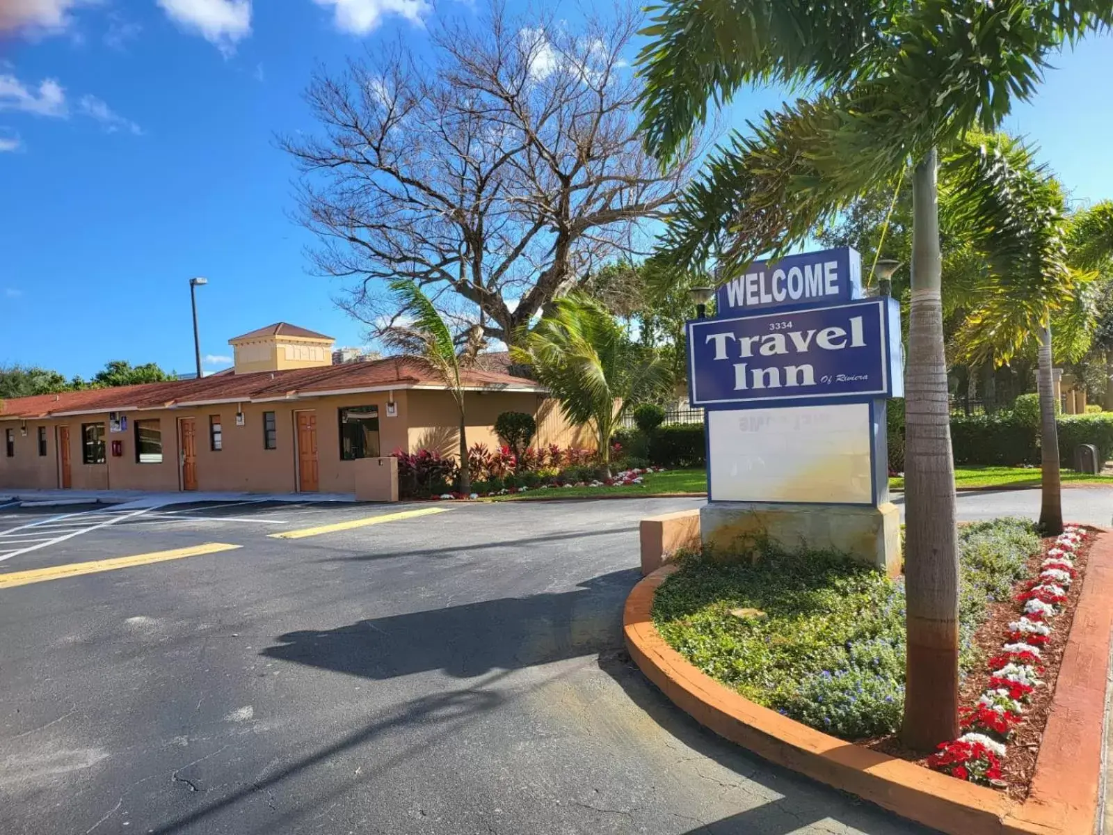 Facade/entrance, Property Building in Travel Inn of Riviera Beach