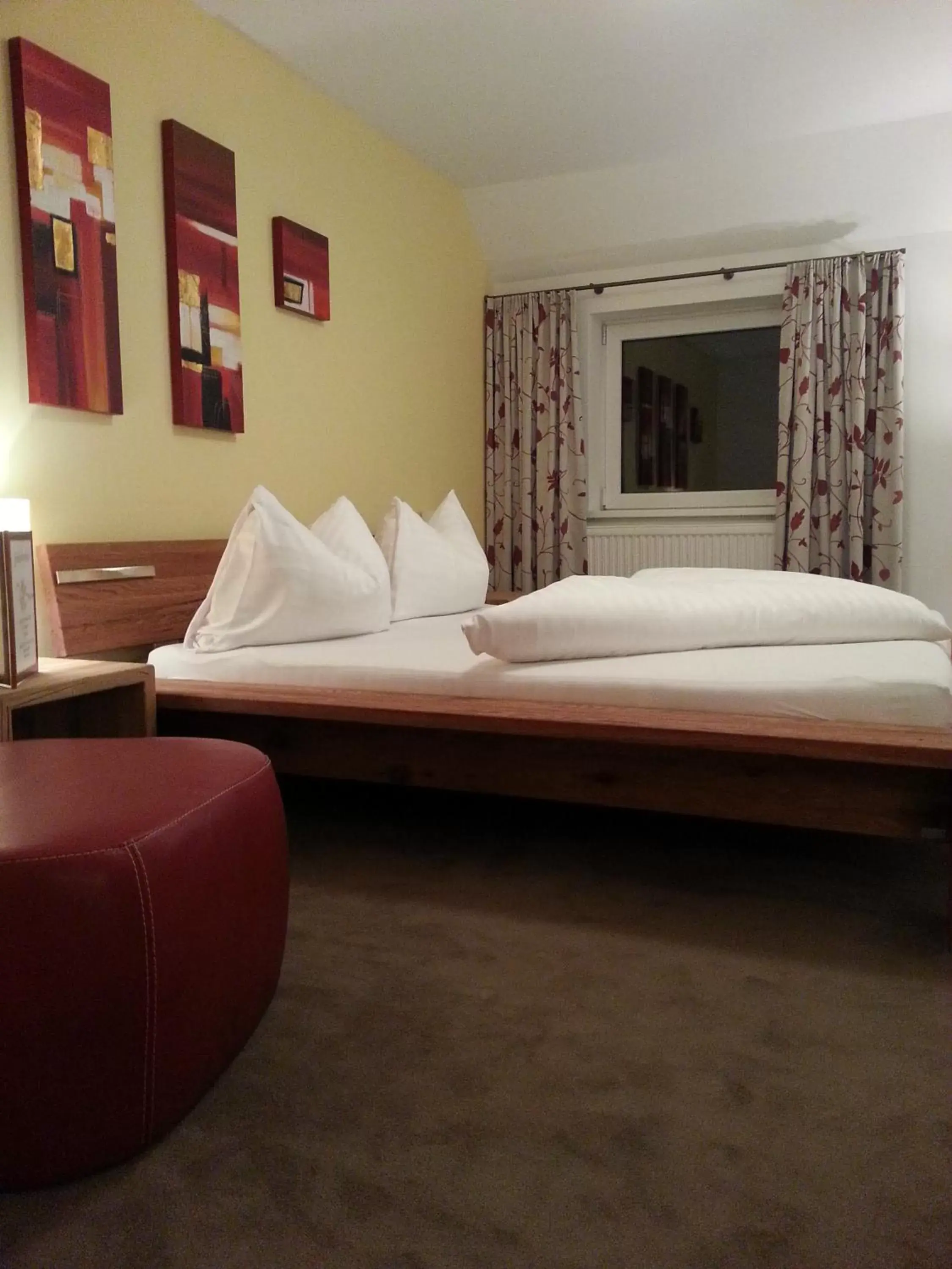 Bed in Hotel Goldener Löwe