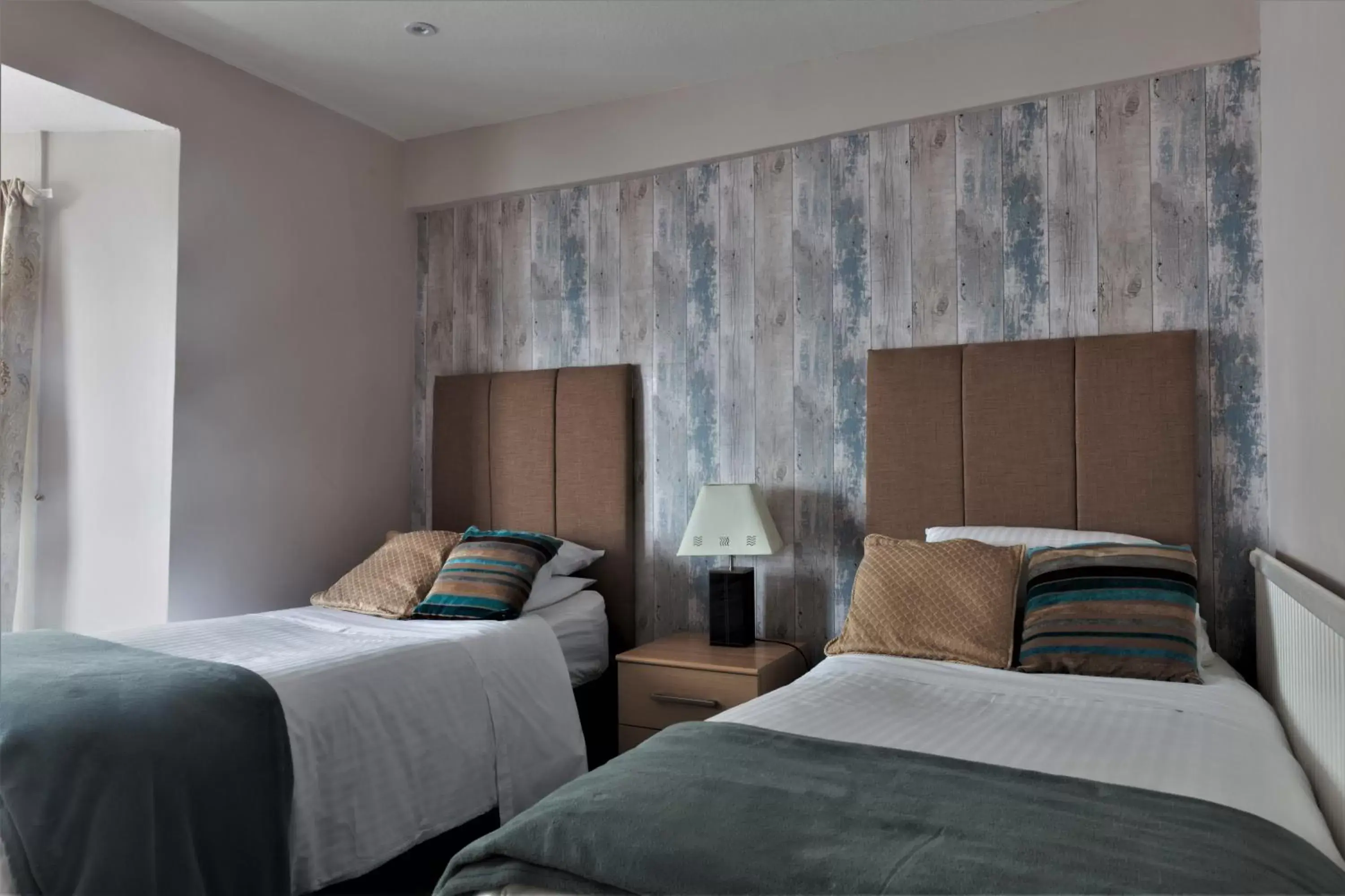 Bed in The Two Lifeboats Bed in The Two Lifeboats