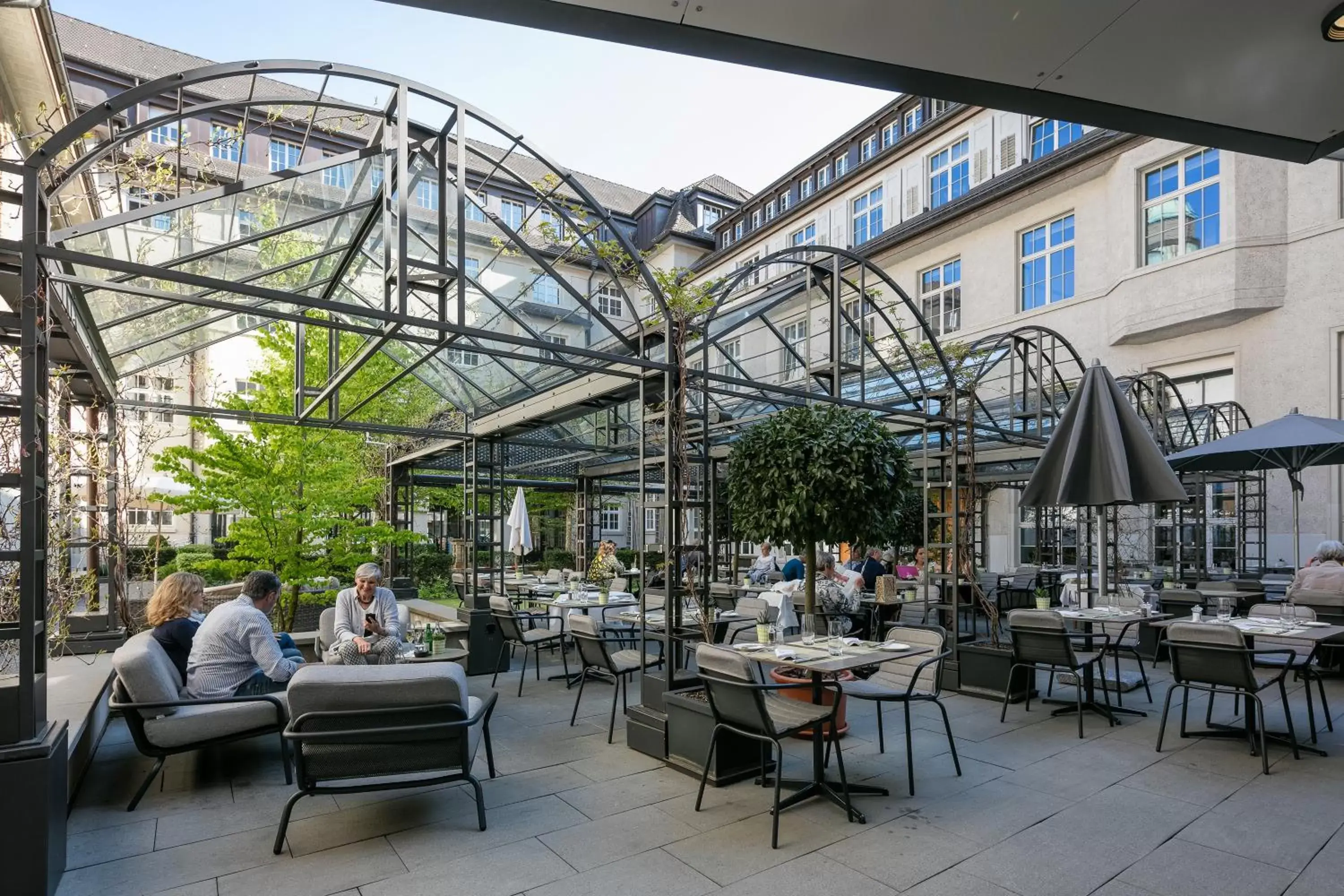 Patio, Restaurant/Places to Eat in Hotel Glockenhof Zürich