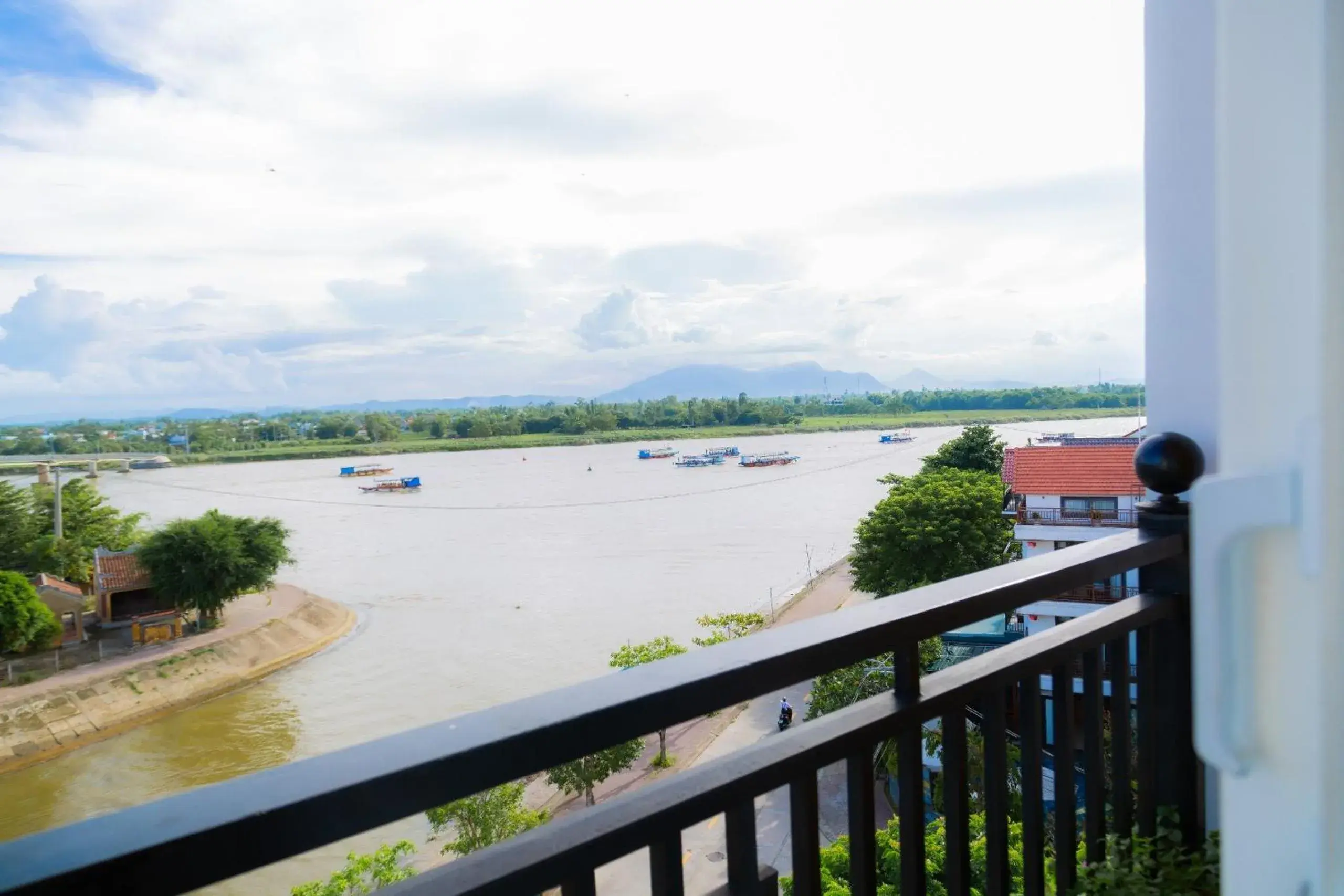 Balcony/Terrace, River View in Royal Riverside Hoi An Hotel & Spa