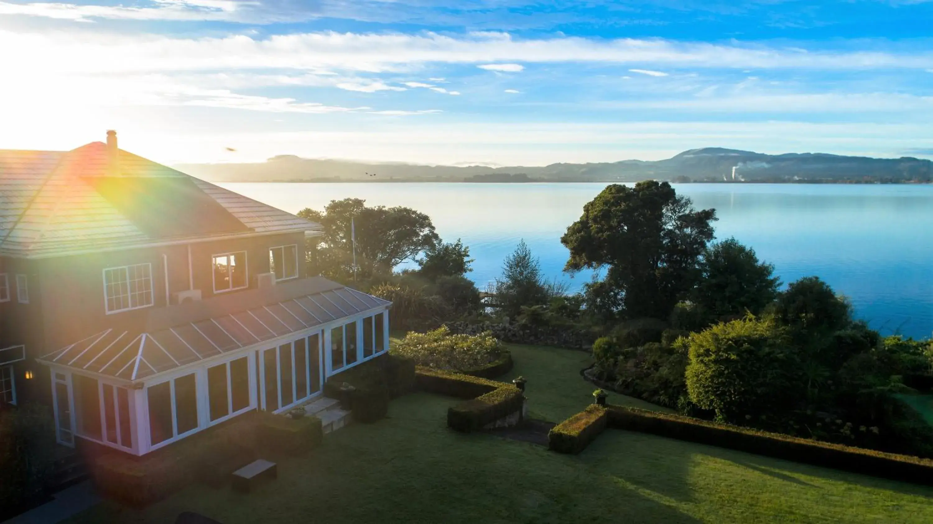 Bird's eye view in Black Swan Lakeside Lodge Boutique Hotel