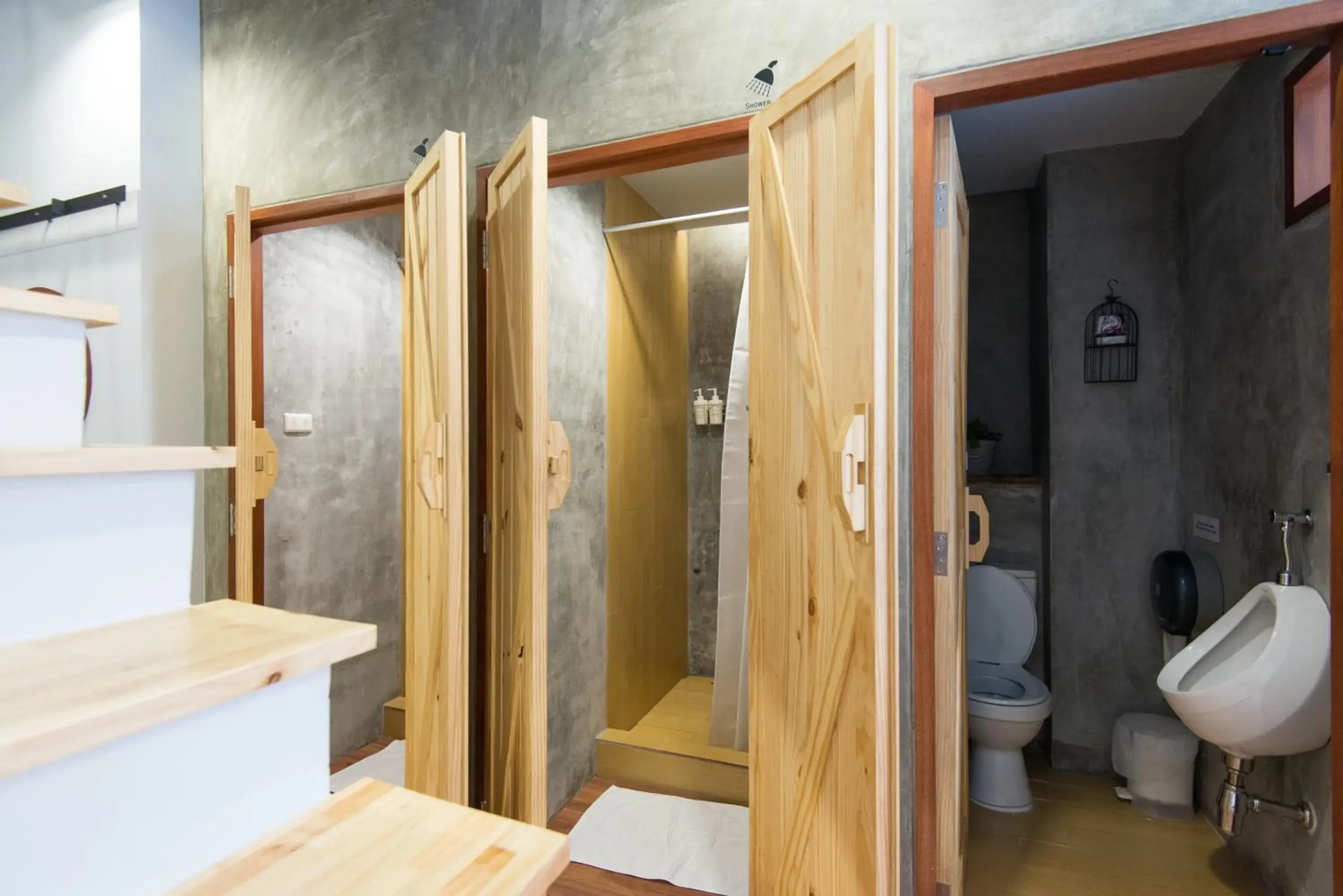 Bathroom in Barn & Bed Hostel
