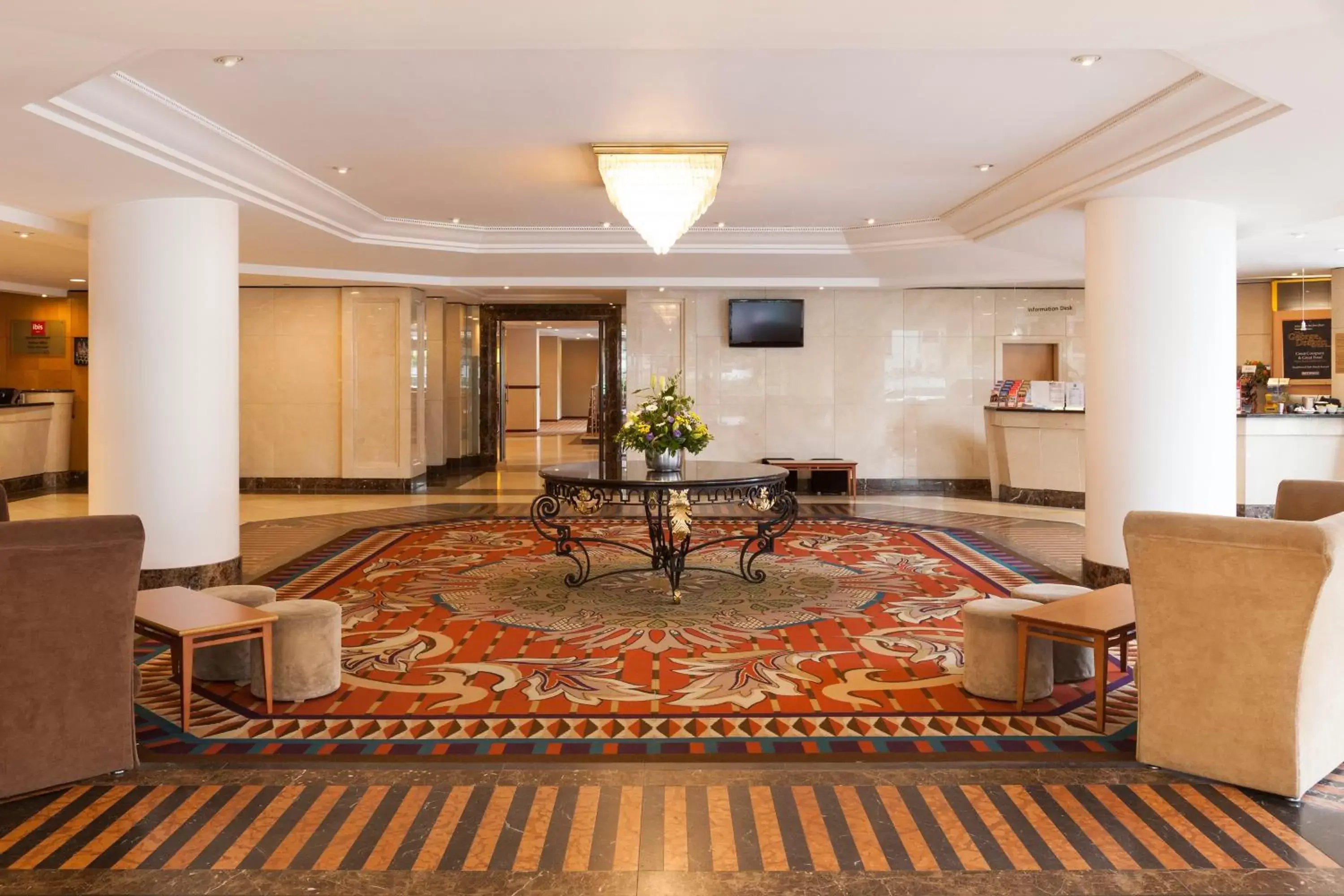 Lobby or reception, Lobby/Reception in ibis London Earls Court